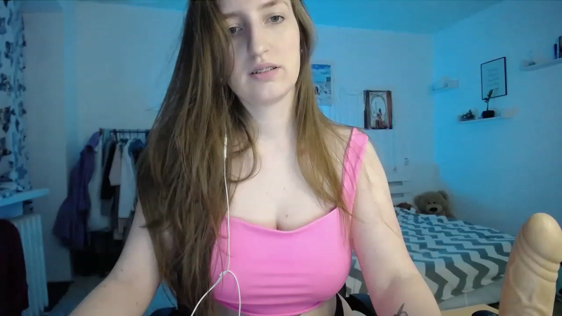 Gallery image thumbnail from BubbleQueeen's myfreecams stream on, 11/18/2022, 03:36 image 12 of 20