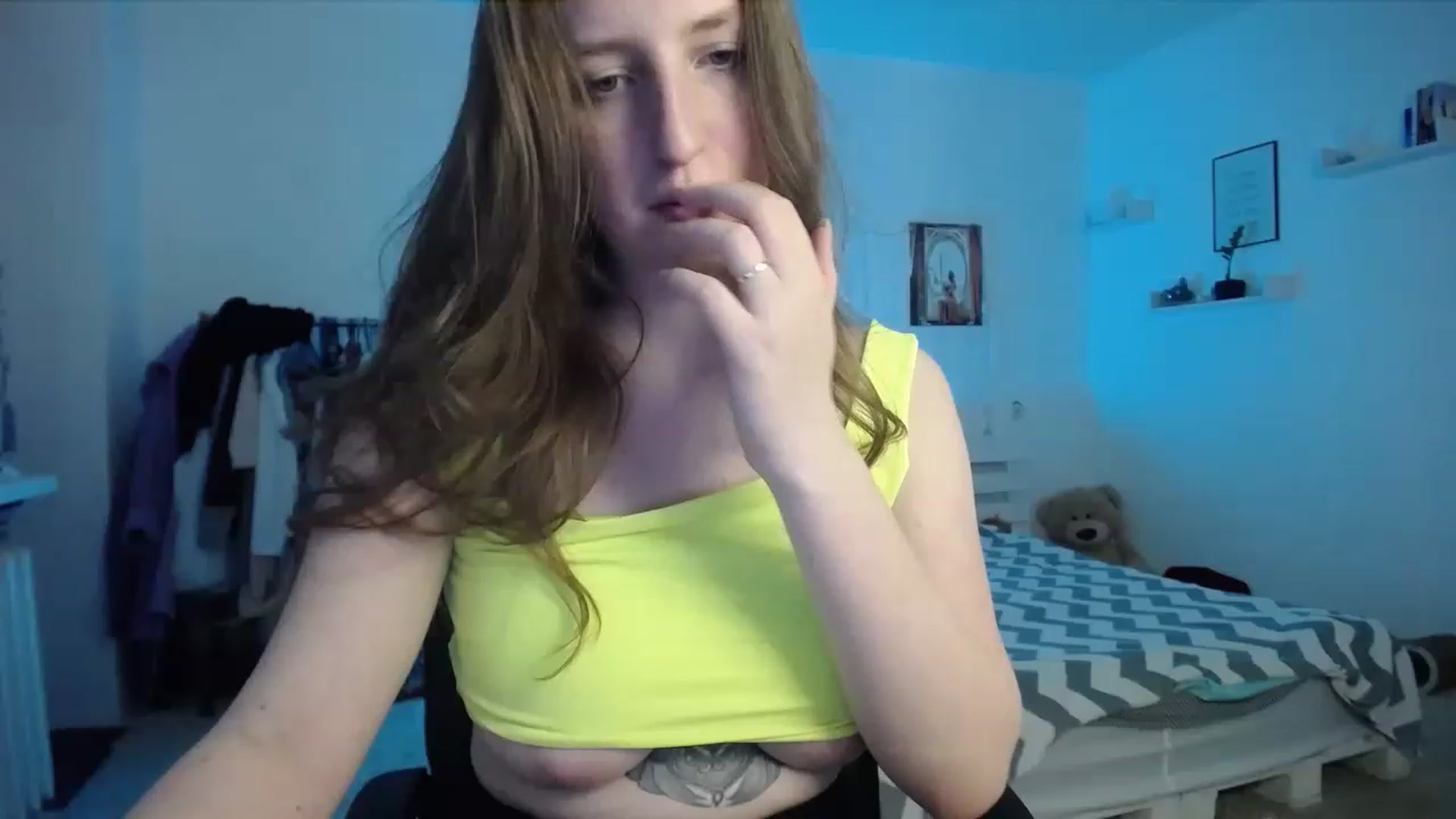 Gallery image thumbnail from BubbleQueeen's myfreecams stream on, 11/22/2022, 01:56 image 9 of 20