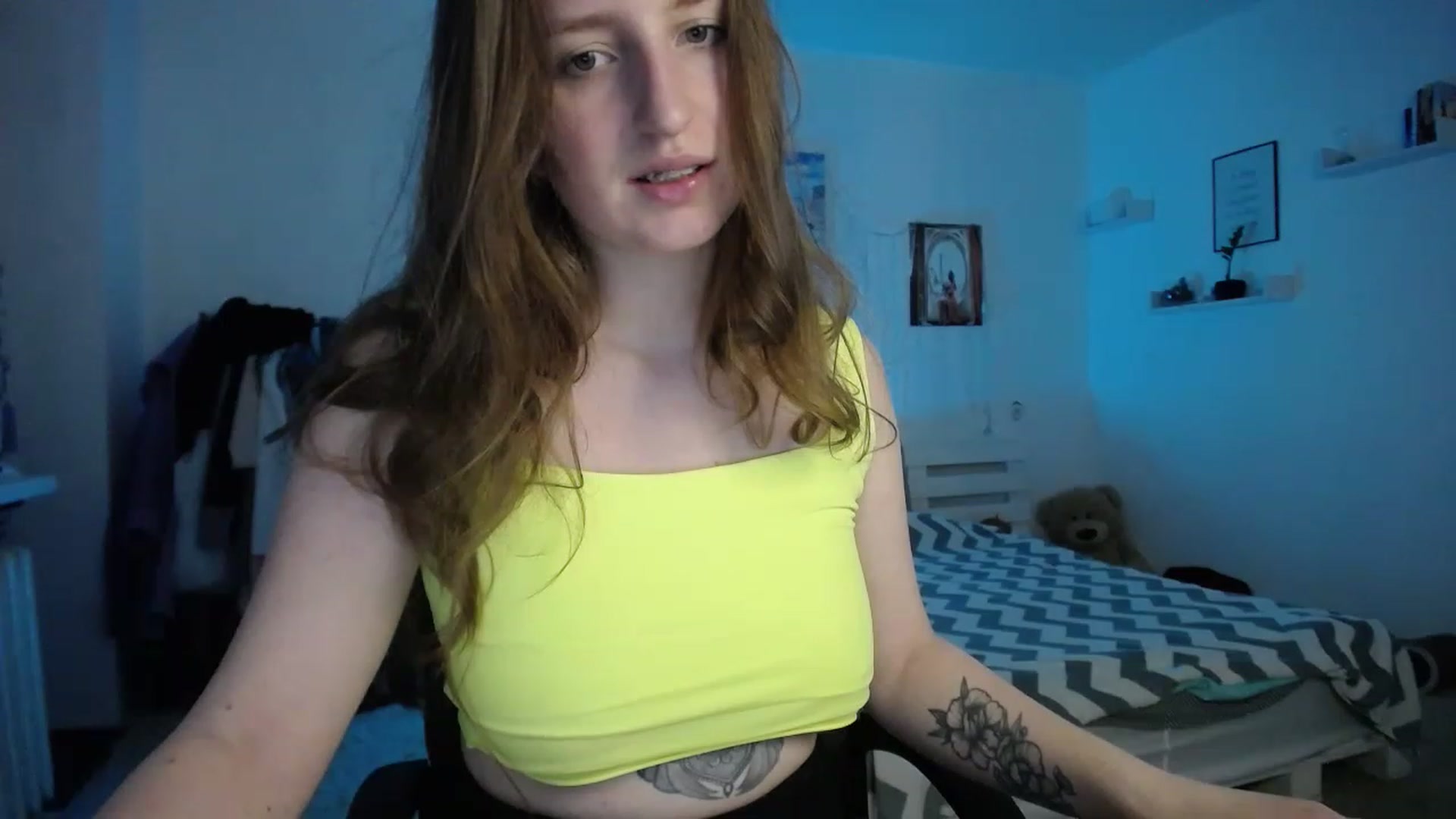Gallery image thumbnail from BubbleQueeen's myfreecams stream on, 11/22/2022, 01:56 image 18 of 20