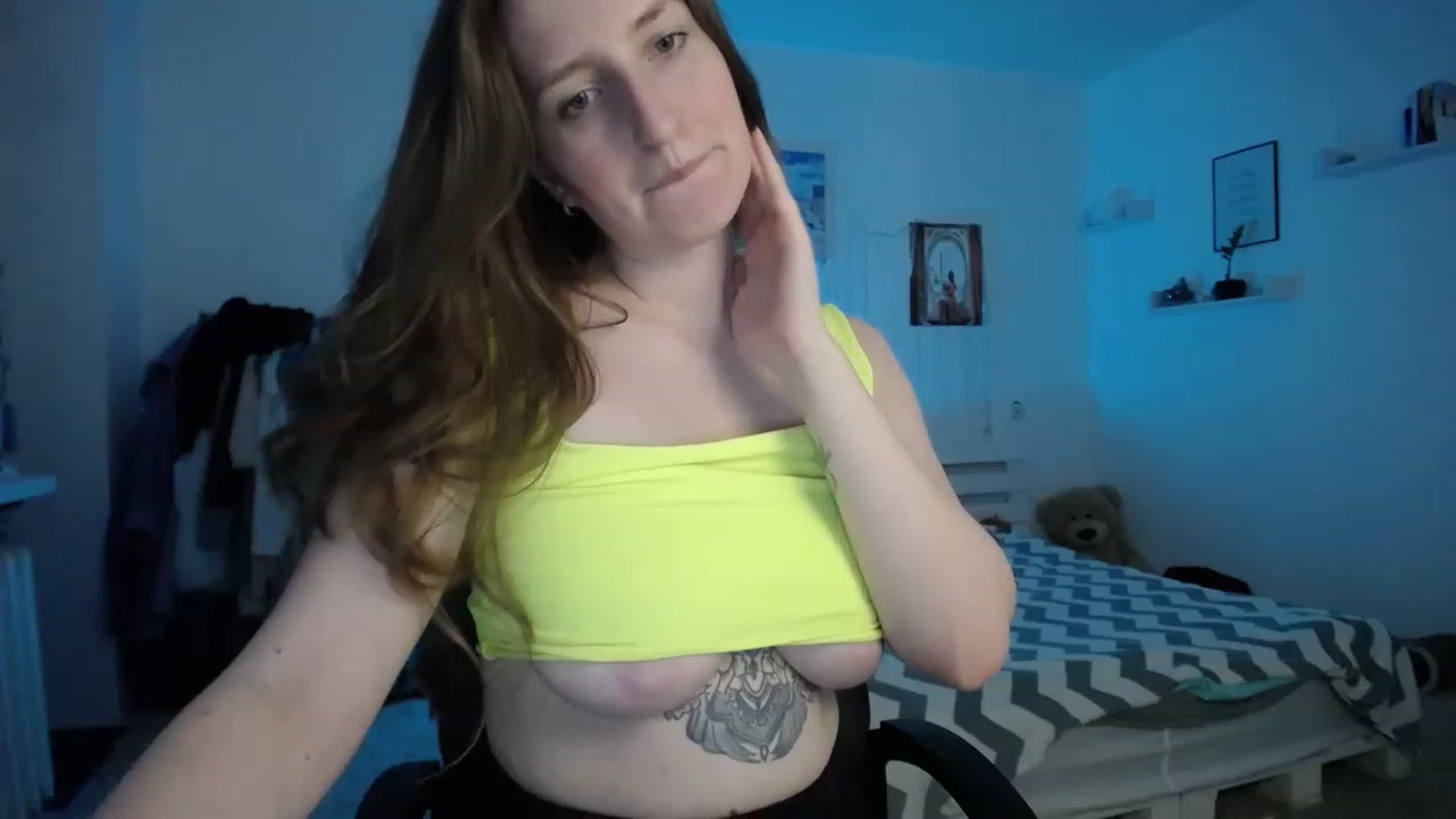 Gallery image thumbnail from BubbleQueeen's myfreecams stream on, 11/22/2022, 01:56 image 7 of 20