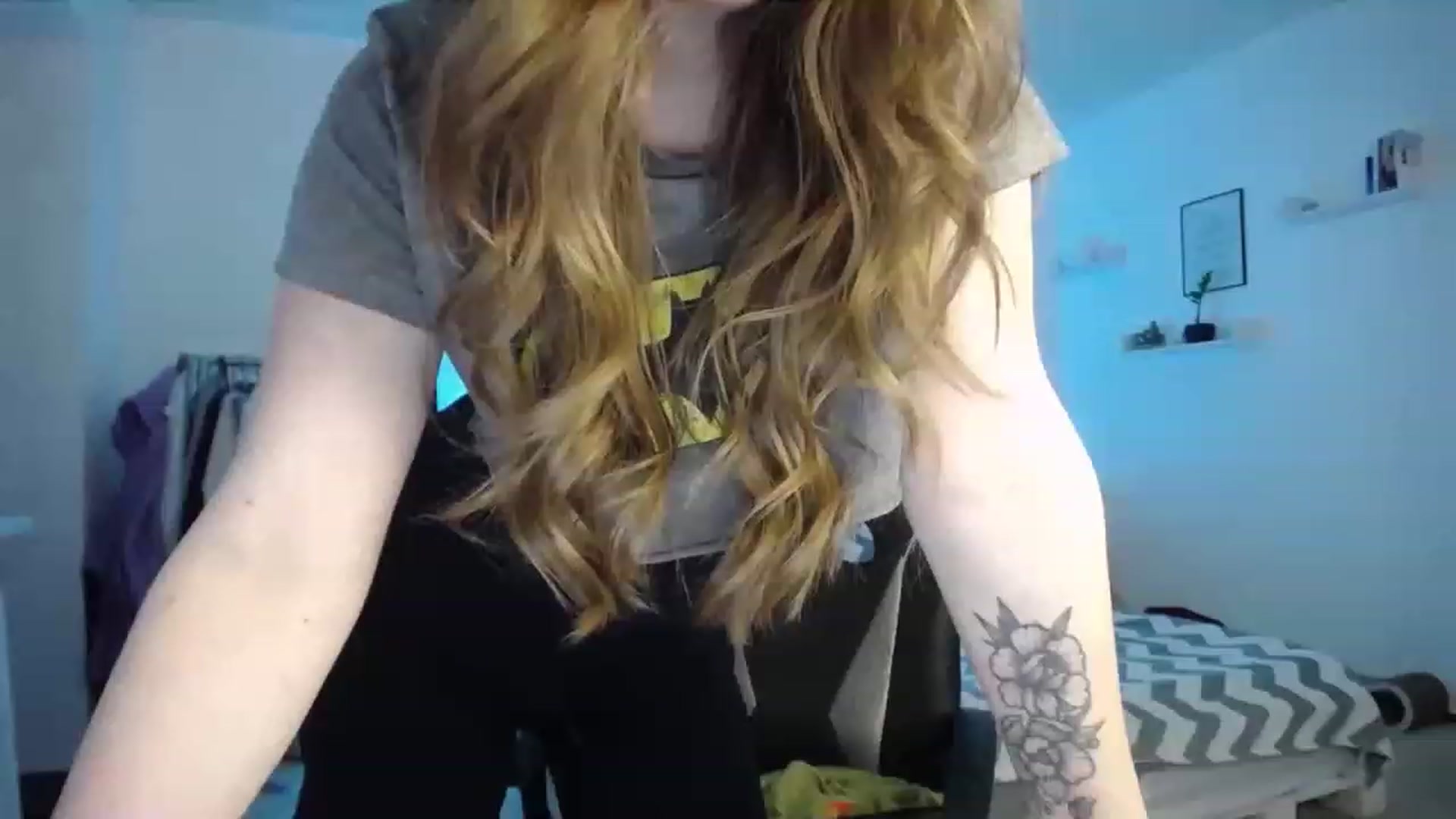Gallery image thumbnail from BubbleQueeen's myfreecams stream on, 11/23/2022, 02:26 image 10 of 20