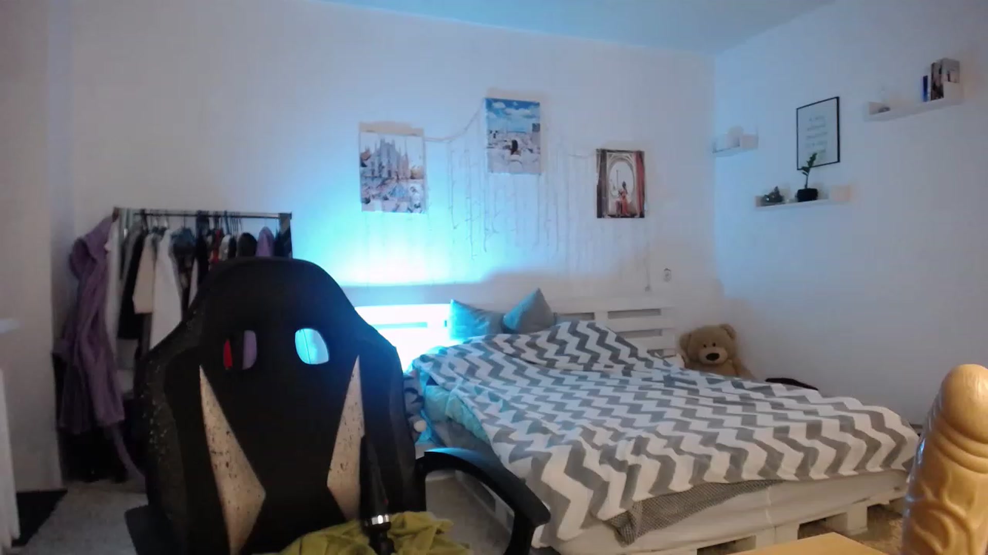 Gallery image thumbnail from BubbleQueeen's myfreecams stream on, 11/23/2022, 03:38 image 2 of 20