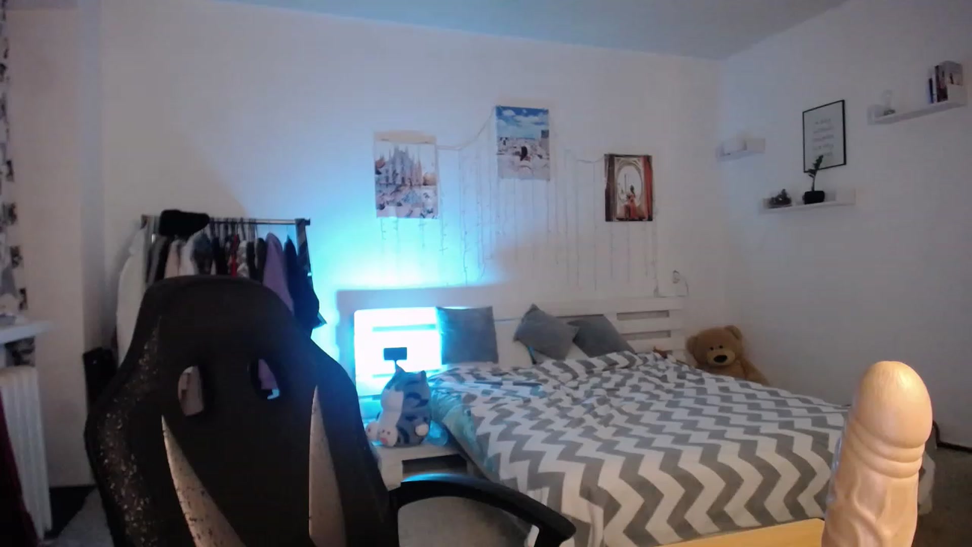 Gallery image thumbnail from BubbleQueeen's myfreecams stream on, 11/24/2022, 22:30 image 4 of 20