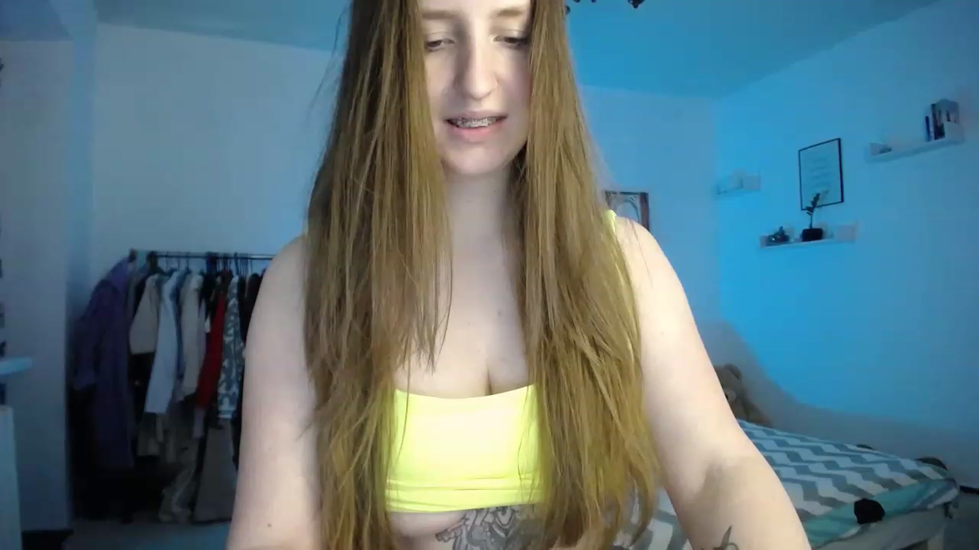 Gallery image thumbnail from BubbleQueeen's myfreecams stream on, 11/29/2022, 02:00 image 18 of 20