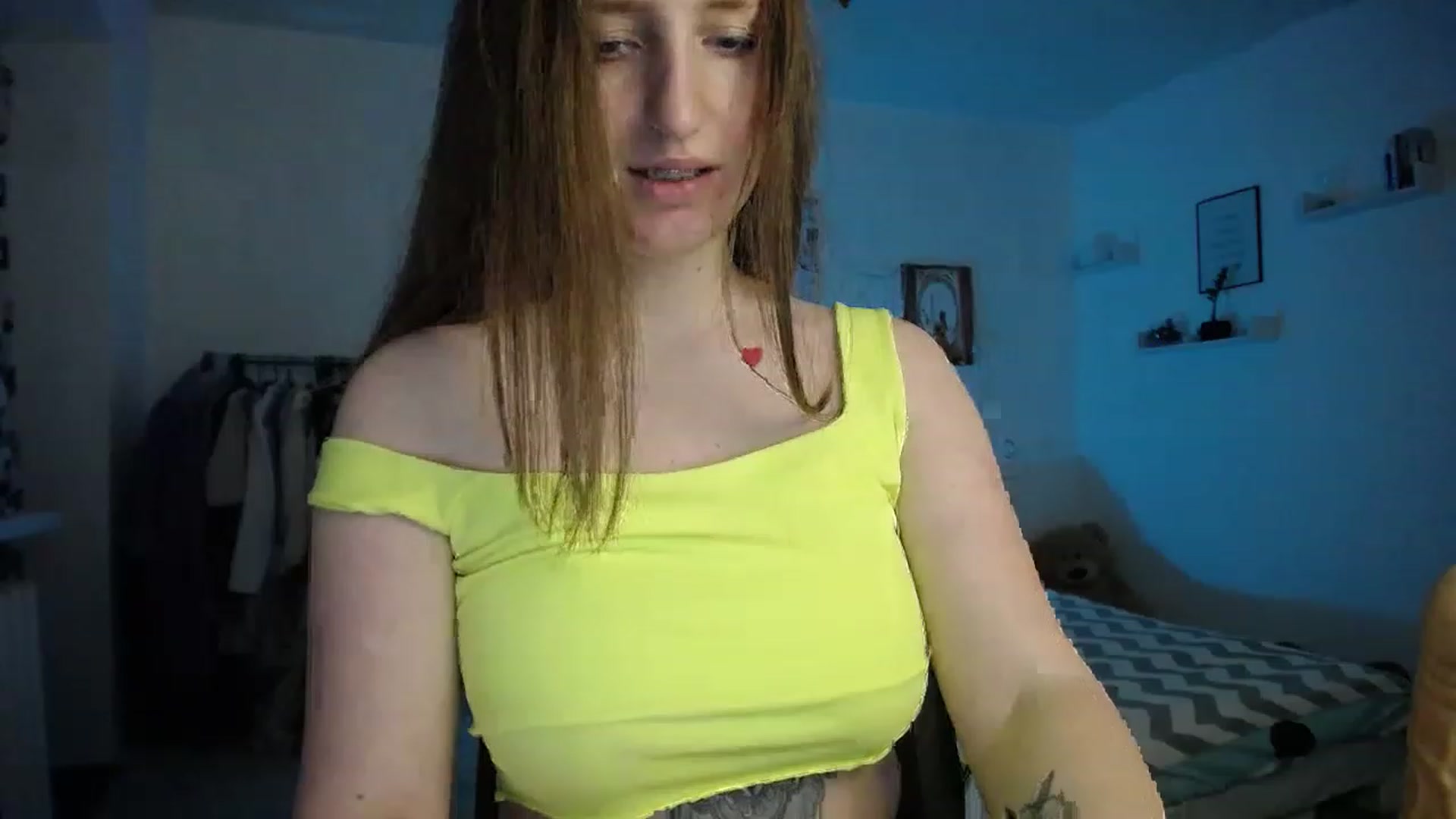 Gallery image thumbnail from BubbleQueeen's myfreecams stream on, 11/29/2022, 03:14 image 16 of 20