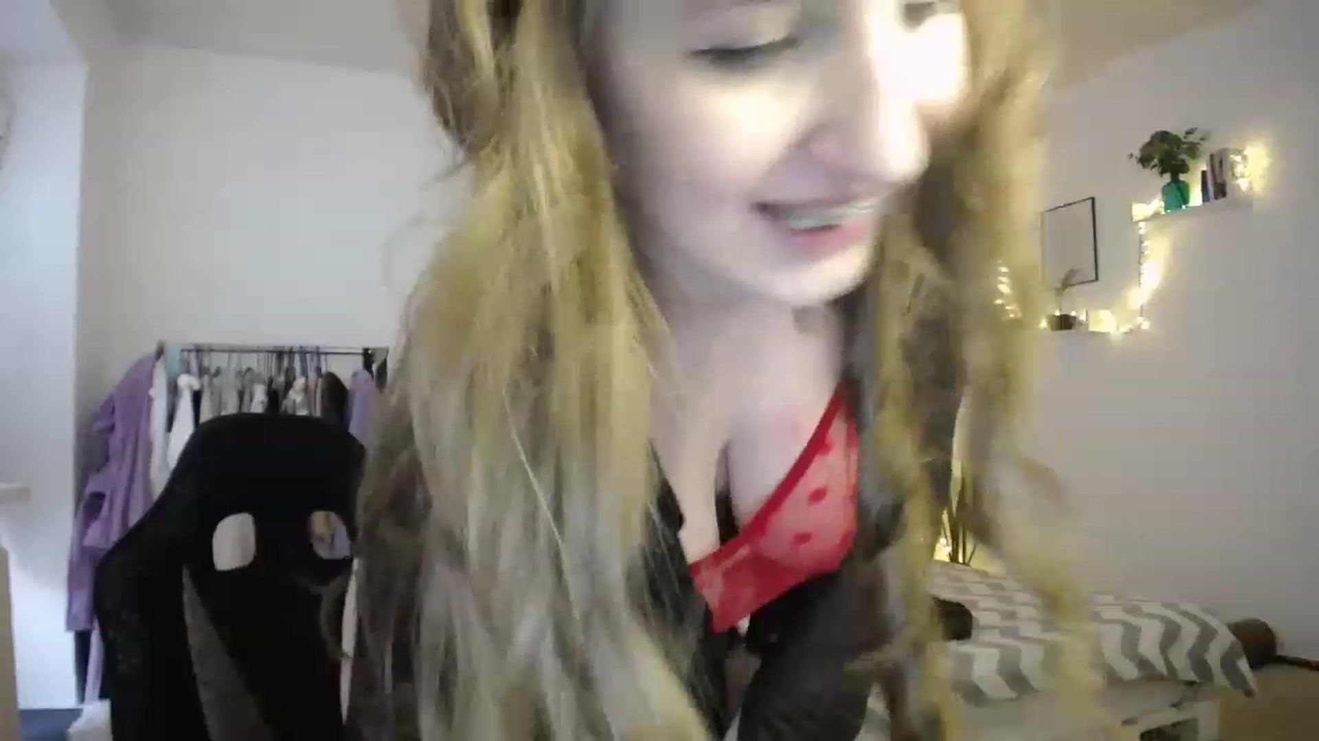 Gallery image thumbnail from BubbleQueeen's myfreecams stream on, 03/08/2023, 13:34 image 14 of 20