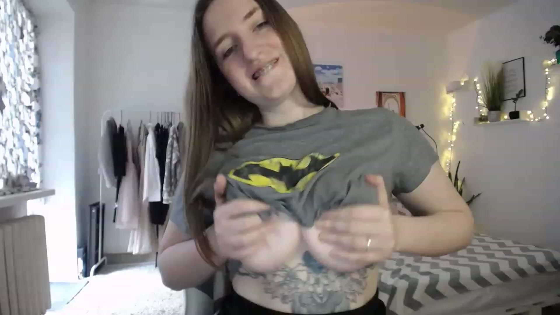 Gallery image thumbnail from BubbleQueeen's myfreecams stream on, 05/21/2023, 13:44 image 1 of 20