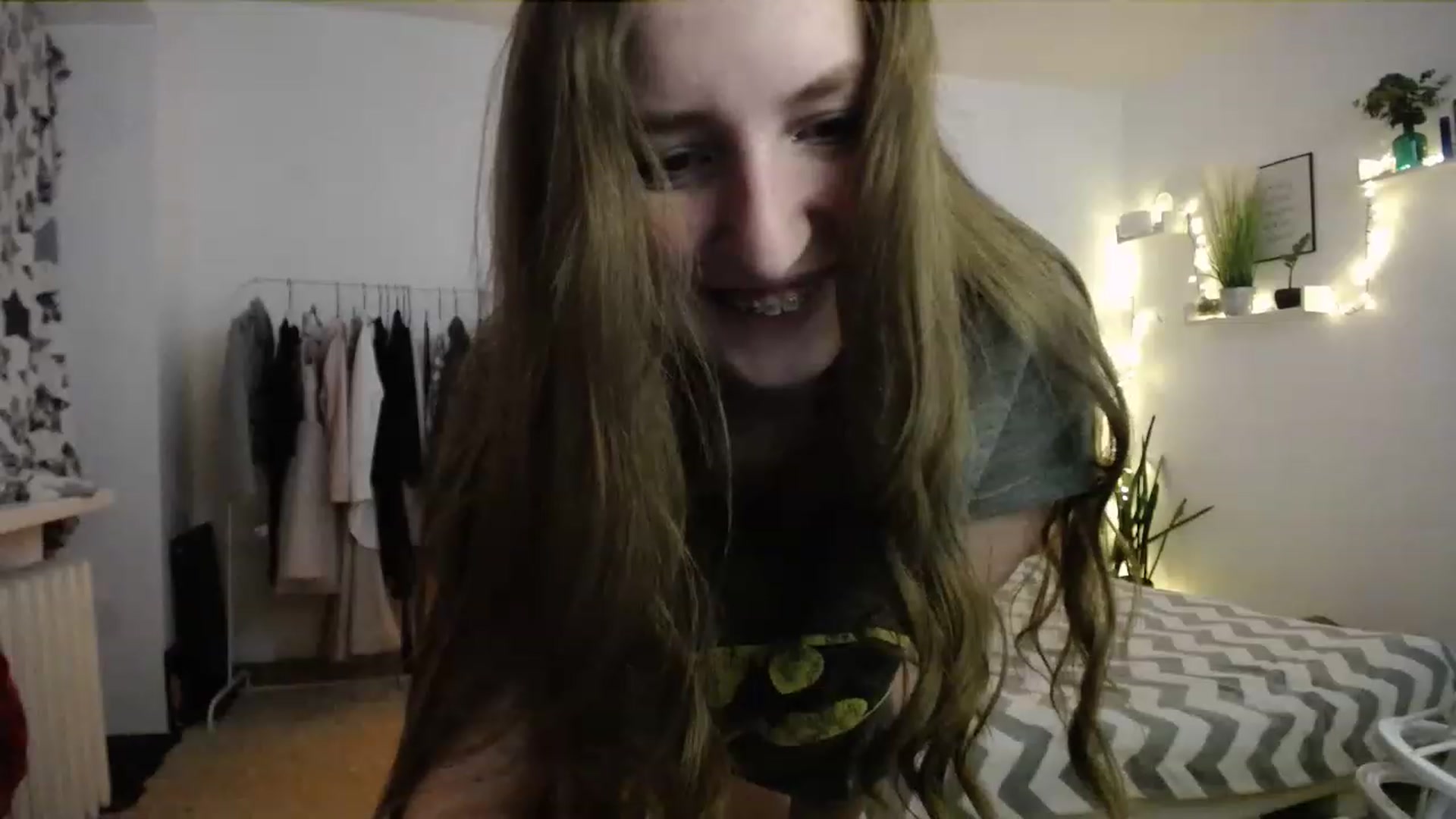 Gallery image thumbnail from BubbleQueeen's myfreecams stream on, 06/15/2023, 24:12 image 16 of 20