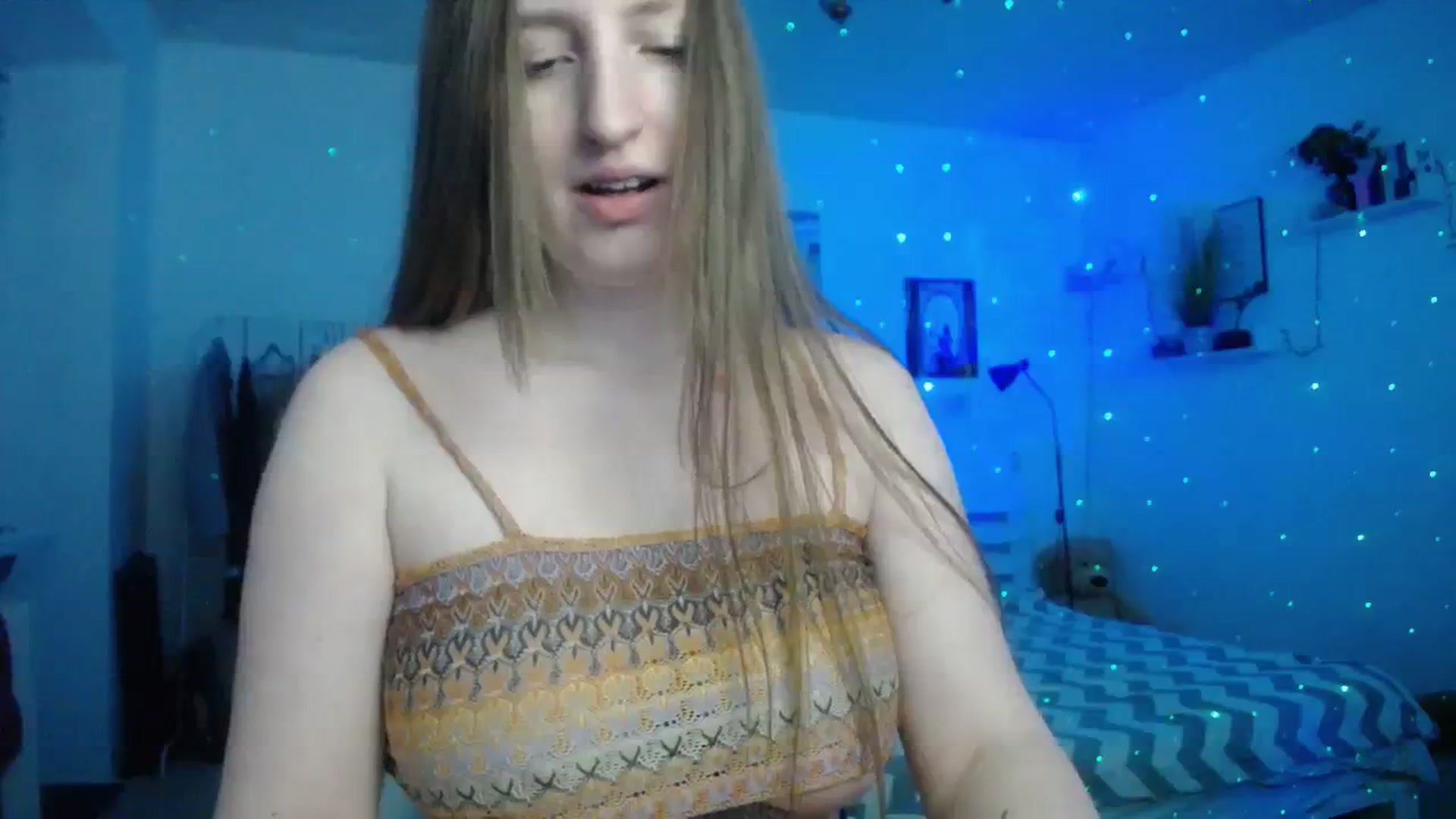 Gallery image thumbnail from BubbleQueeen's myfreecams stream on, 01/08/2024, 15:00 image 11 of 20