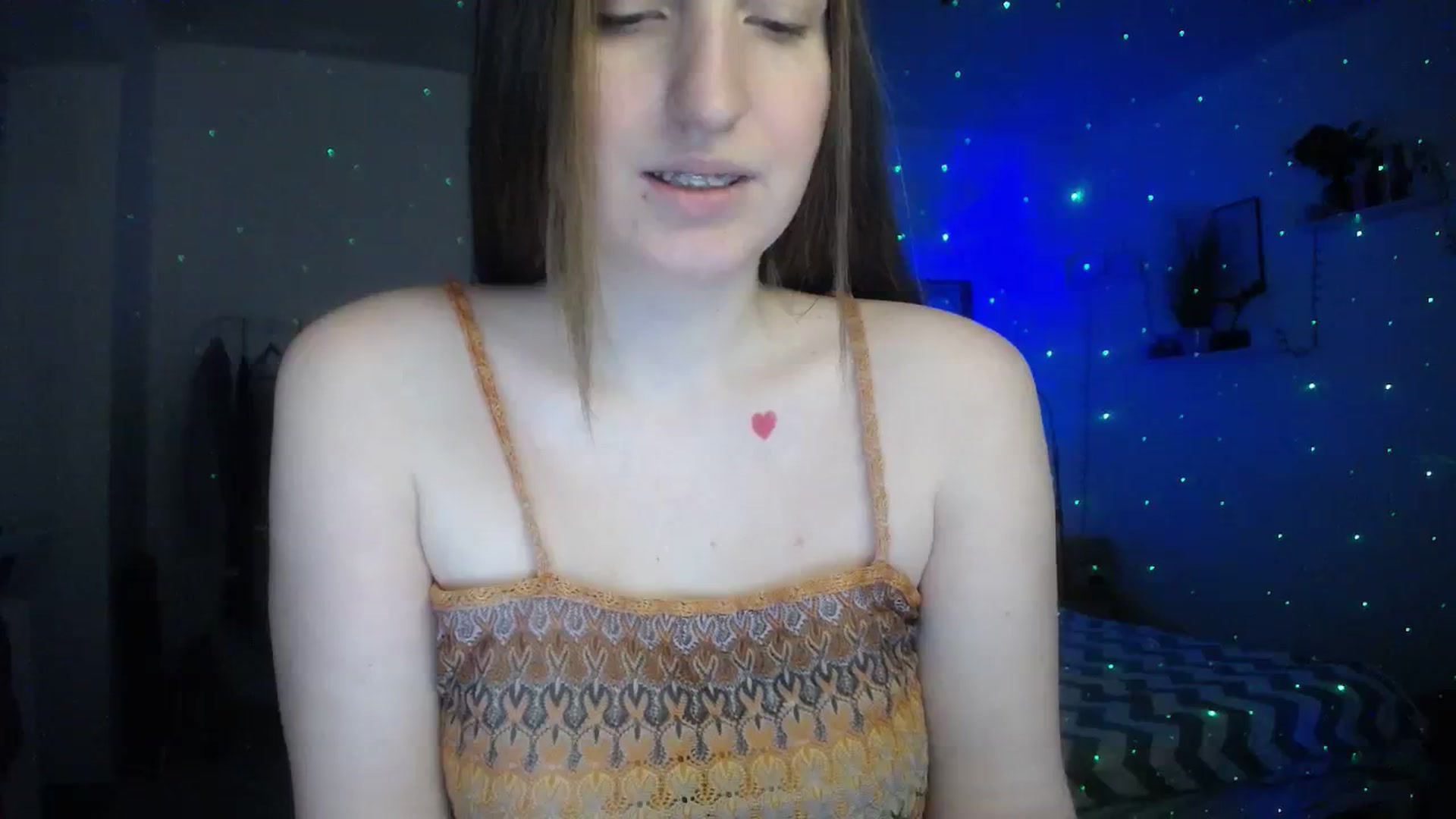 Gallery image thumbnail from BubbleQueeen's myfreecams stream on, 01/08/2024, 15:00 image 18 of 20