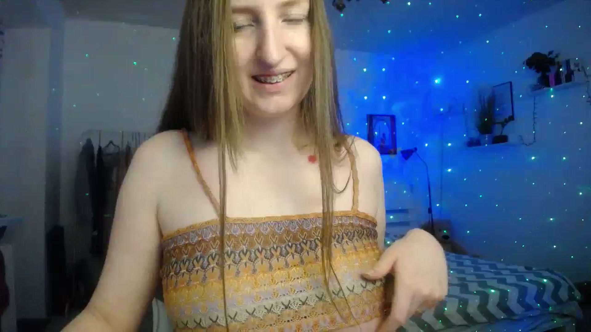Gallery image thumbnail from BubbleQueeen's myfreecams stream on, 01/08/2024, 15:00 image 10 of 20