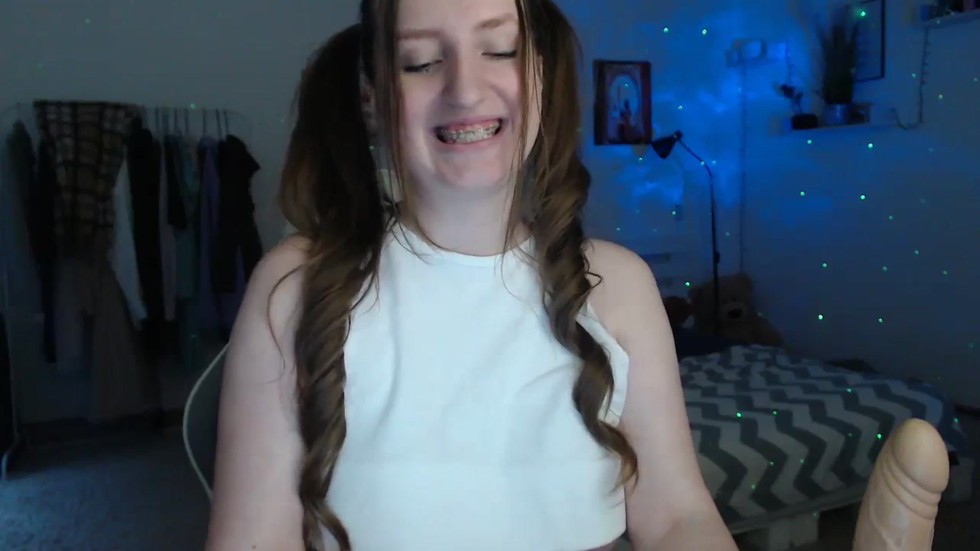 Gallery image thumbnail from BubbleQueeen's myfreecams stream on, 02/18/2024, 14:43 image 12 of 20