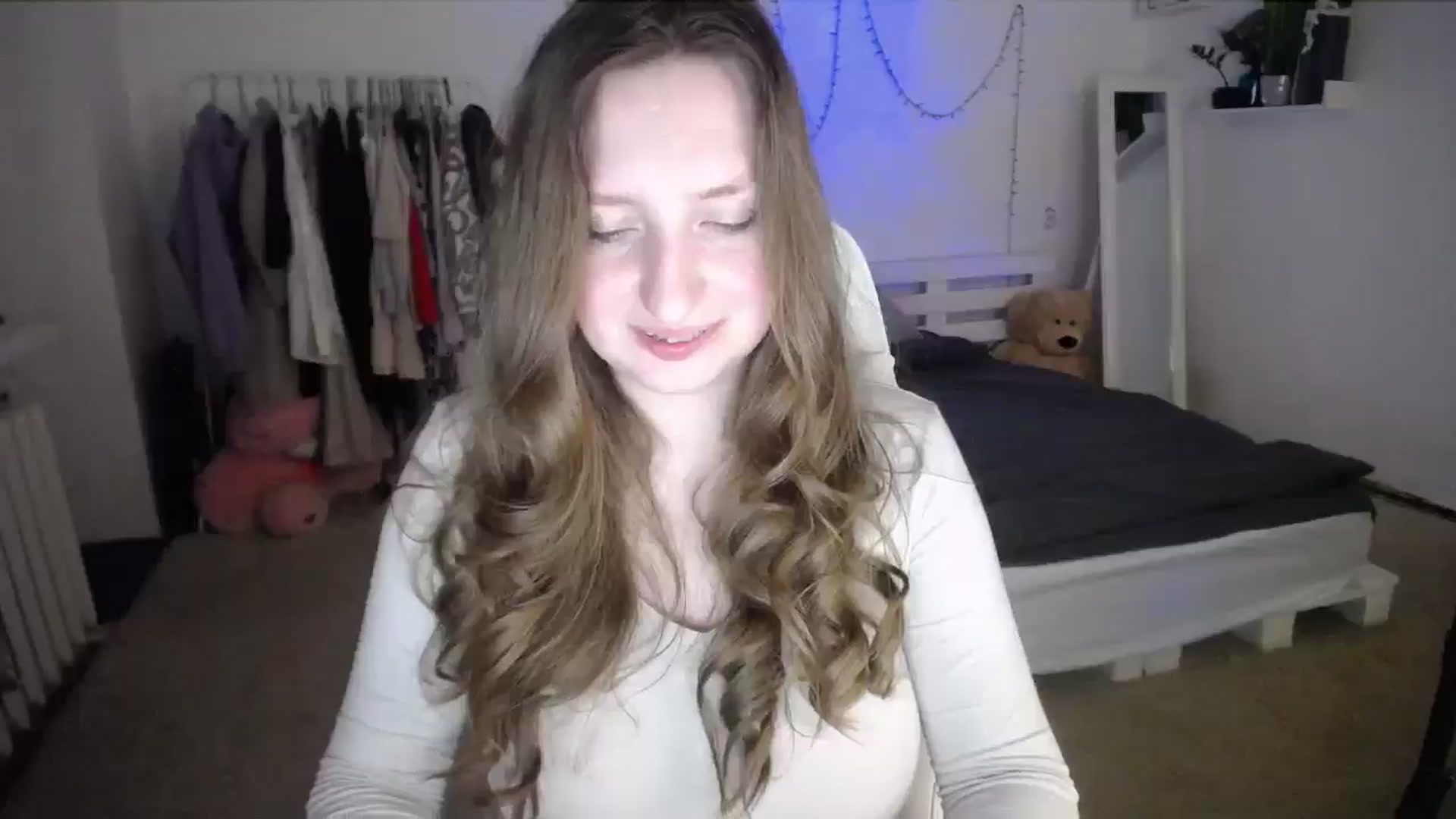 Gallery image thumbnail from BubbleQueeen's myfreecams stream on, 05/26/2025, 24:48 image 16 of 20