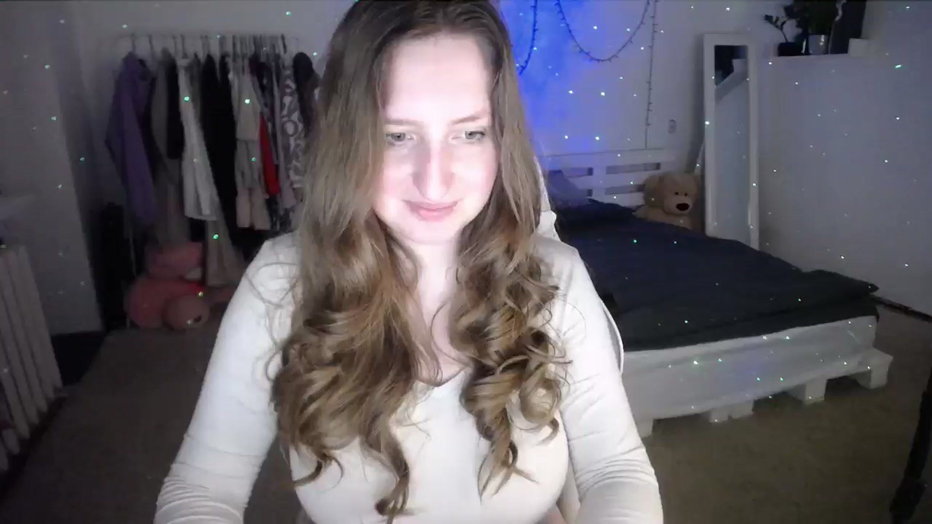 Gallery image thumbnail from BubbleQueeen's myfreecams stream on, 05/26/2025, 24:48 image 18 of 20