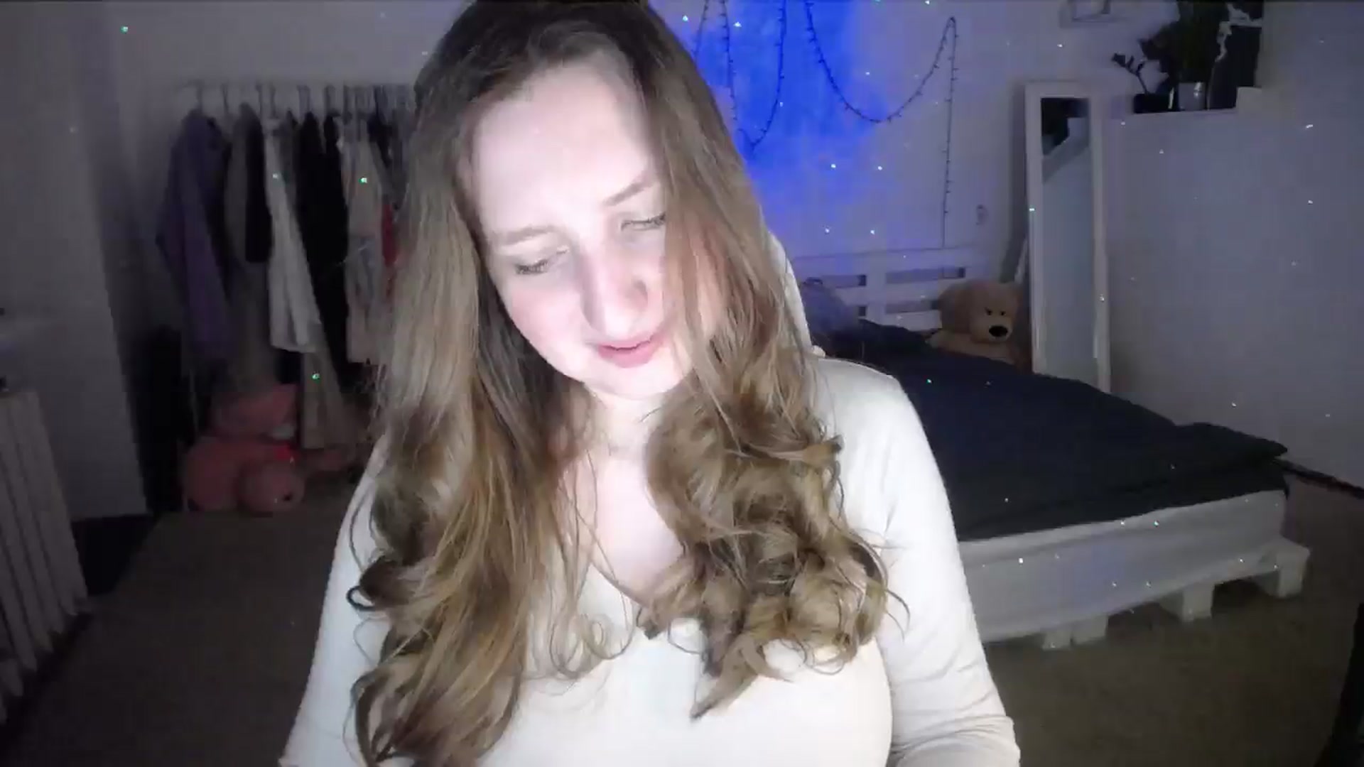 Gallery image thumbnail from BubbleQueeen's myfreecams stream on, 05/26/2025, 24:48 image 13 of 20