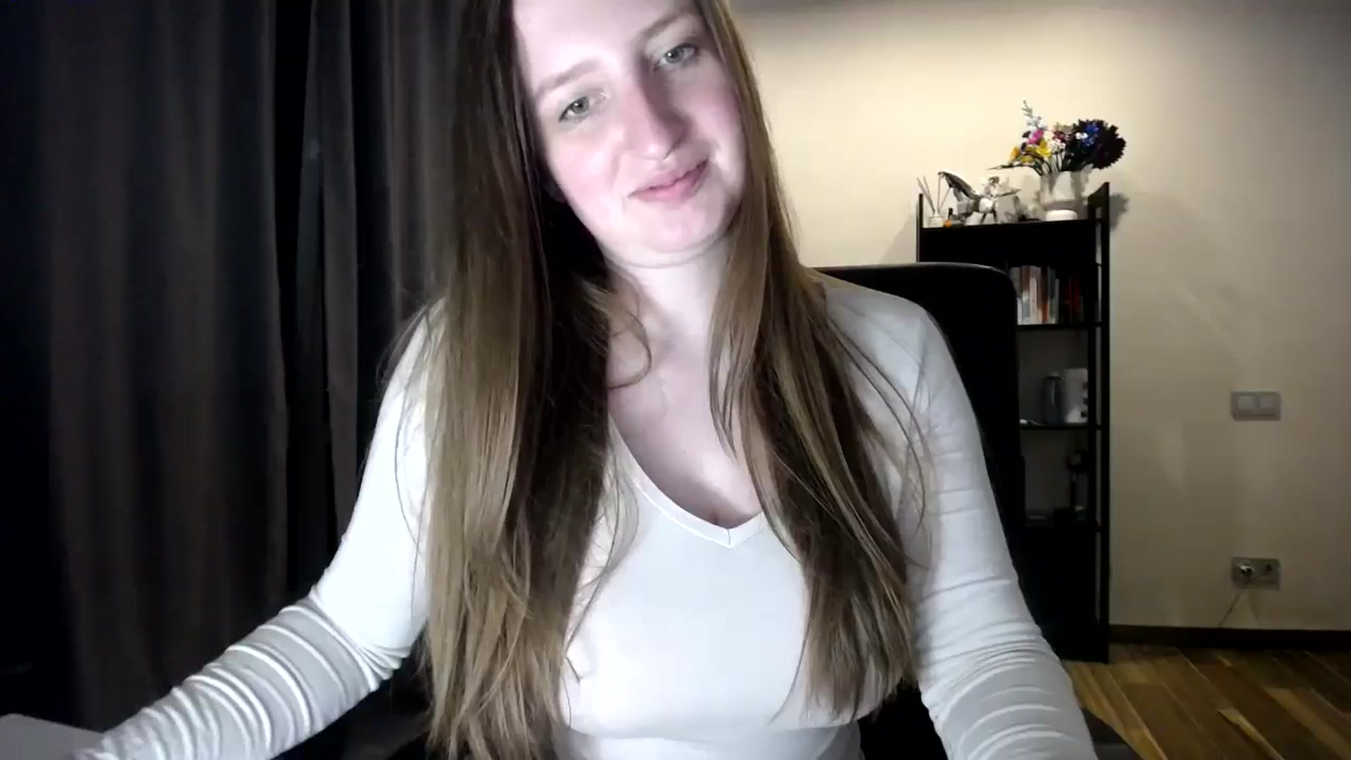 Gallery image thumbnail from BubbleQueeen's myfreecams stream on, 06/15/2025, 19:34 image 17 of 20