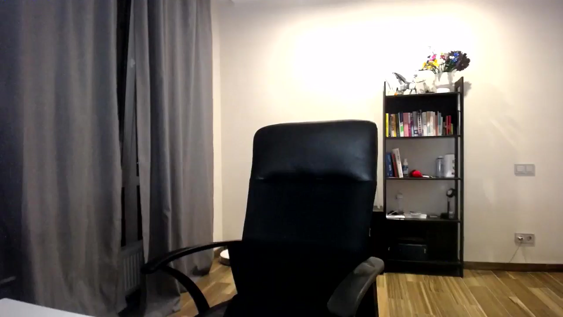 Gallery image thumbnail from BubbleQueeen's myfreecams stream on, 06/15/2025, 19:34 image 15 of 20