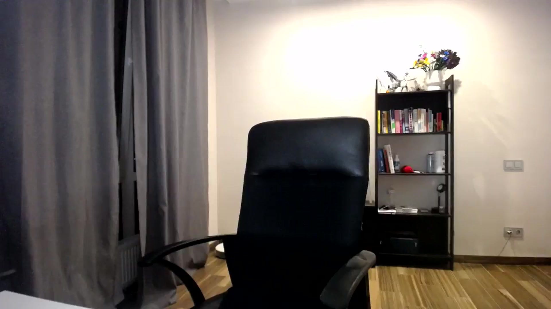 Gallery image thumbnail from BubbleQueeen's myfreecams stream on, 06/15/2025, 19:34 image 16 of 20