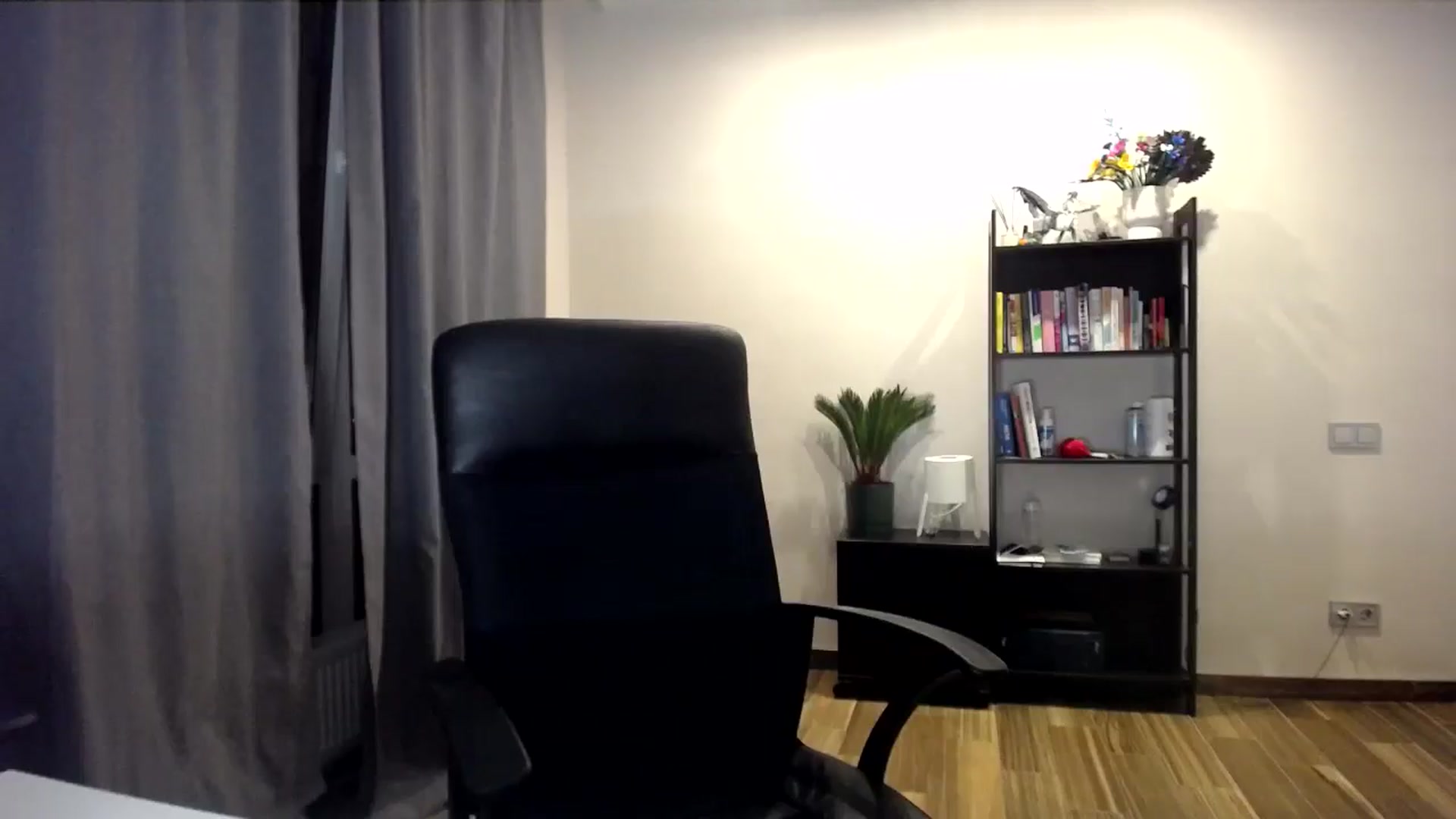 Gallery image thumbnail from BubbleQueeen's myfreecams stream on, 06/15/2025, 20:02 image 8 of 20