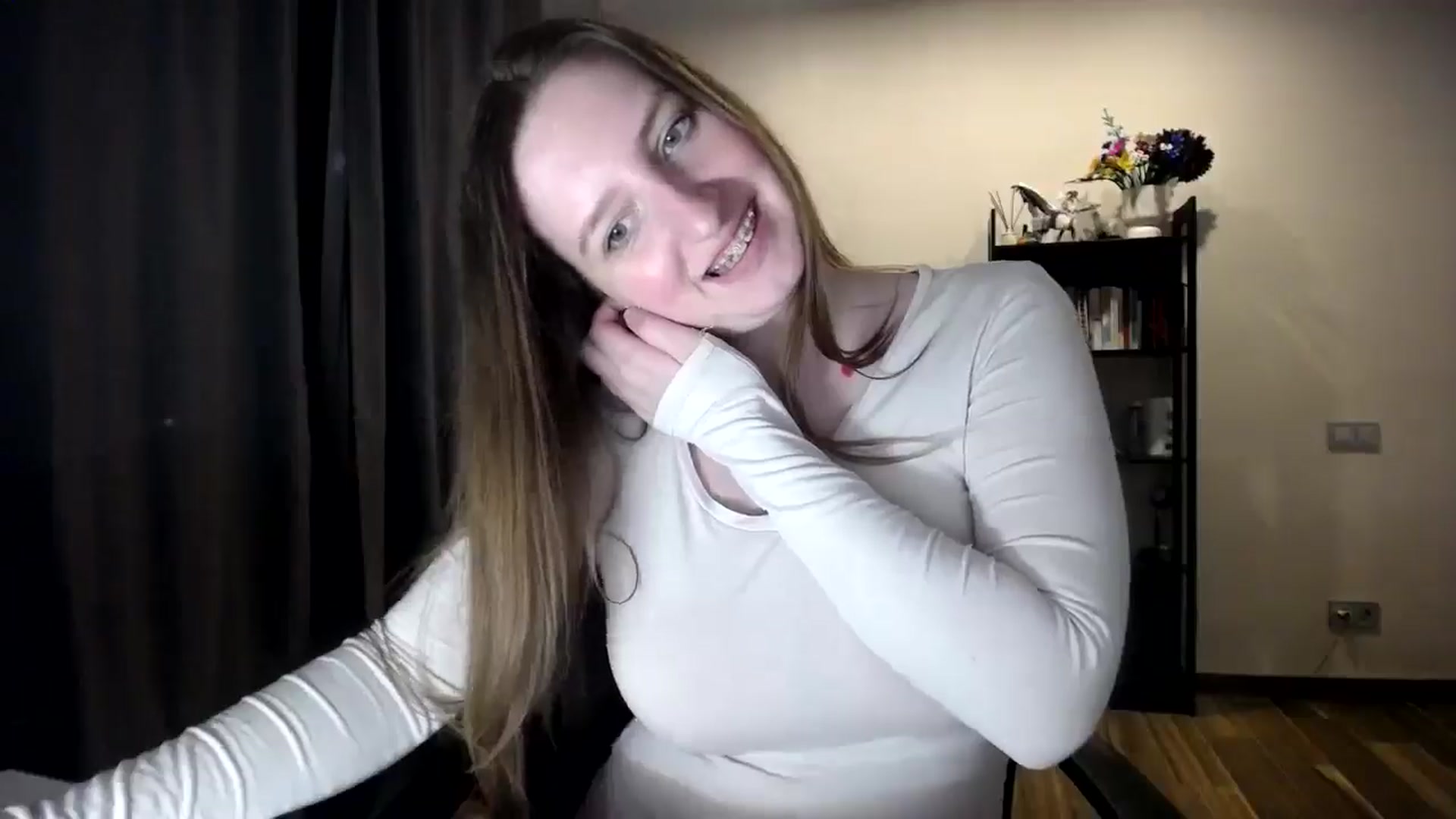 Gallery image thumbnail from BubbleQueeen's myfreecams stream on, 06/15/2025, 20:02 image 4 of 20
