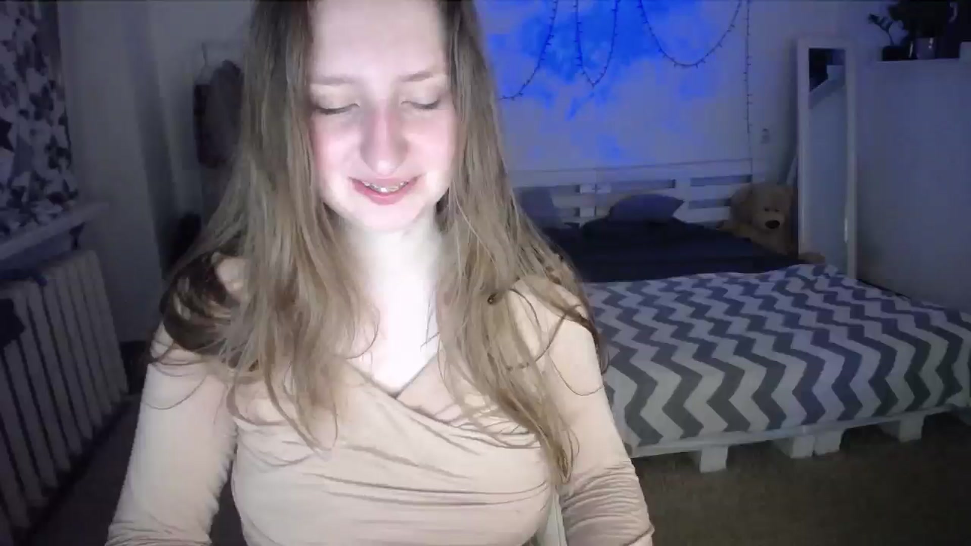 Gallery image thumbnail from BubbleQueeen's myfreecams stream on, 07/29/2025, 24:51 image 7 of 20