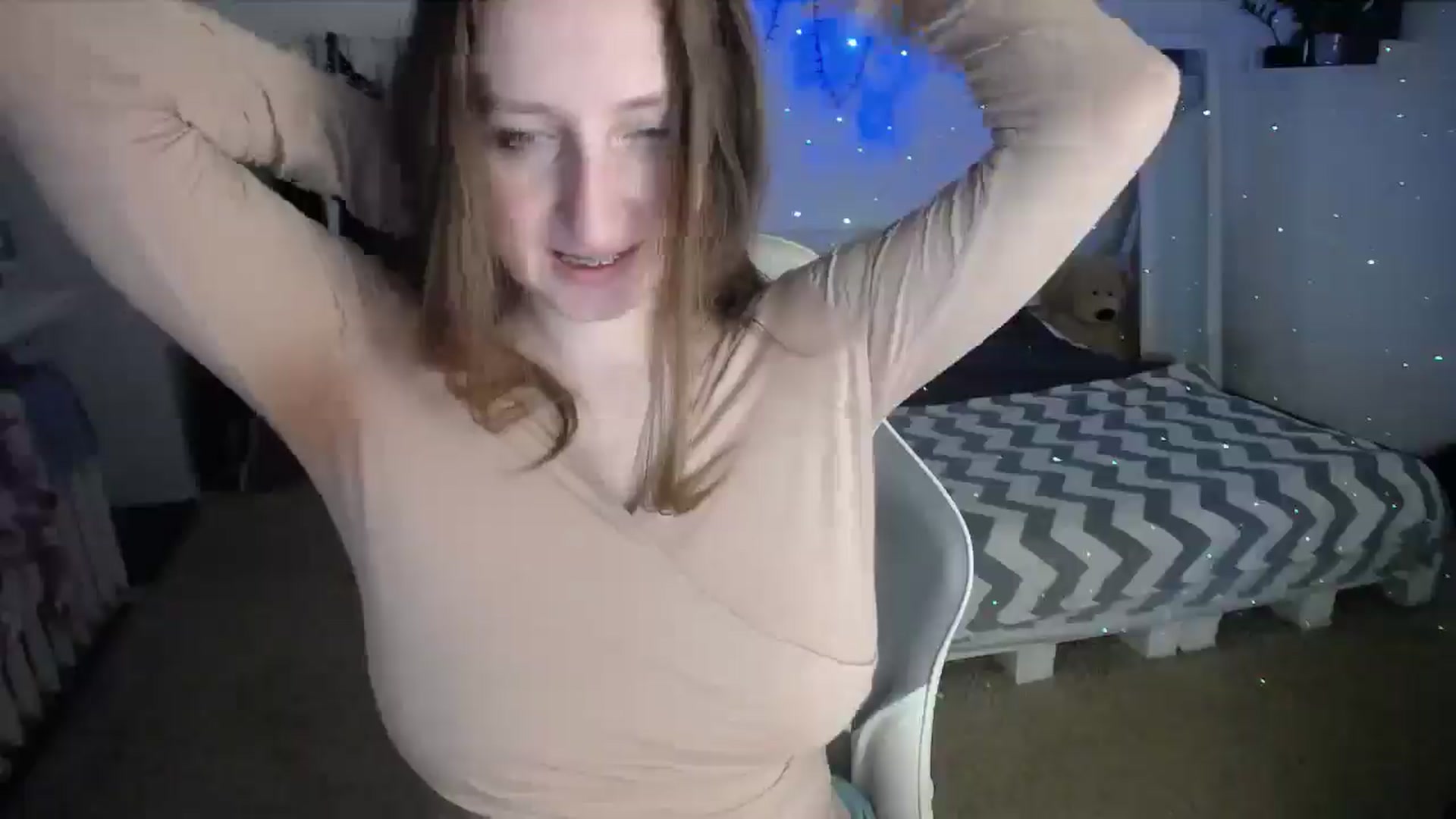 Gallery image thumbnail from BubbleQueeen's myfreecams stream on, 08/27/2025, 24:54 image 19 of 20
