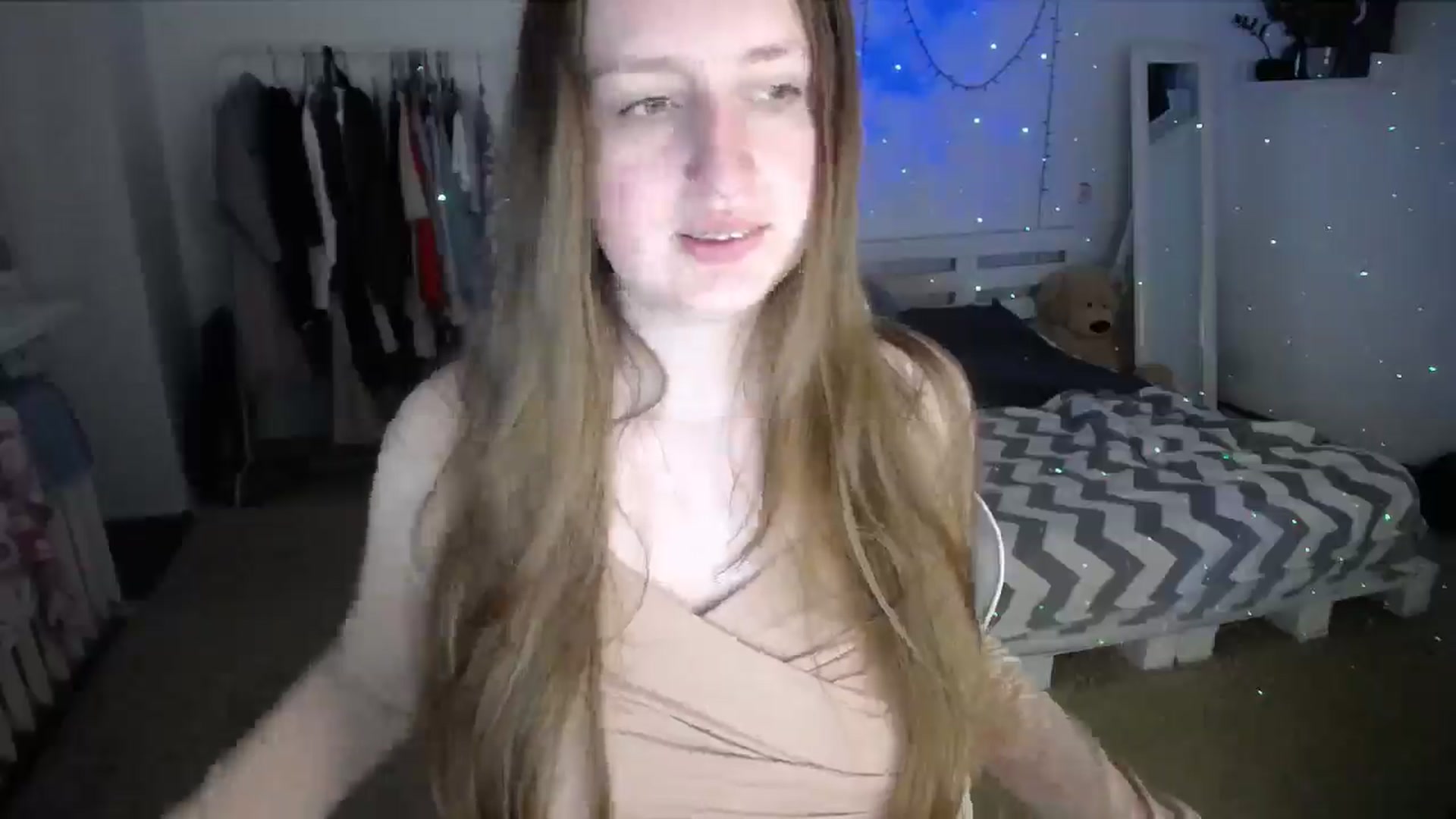Gallery image thumbnail from BubbleQueeen's myfreecams stream on, 08/27/2025, 24:54 image 3 of 20