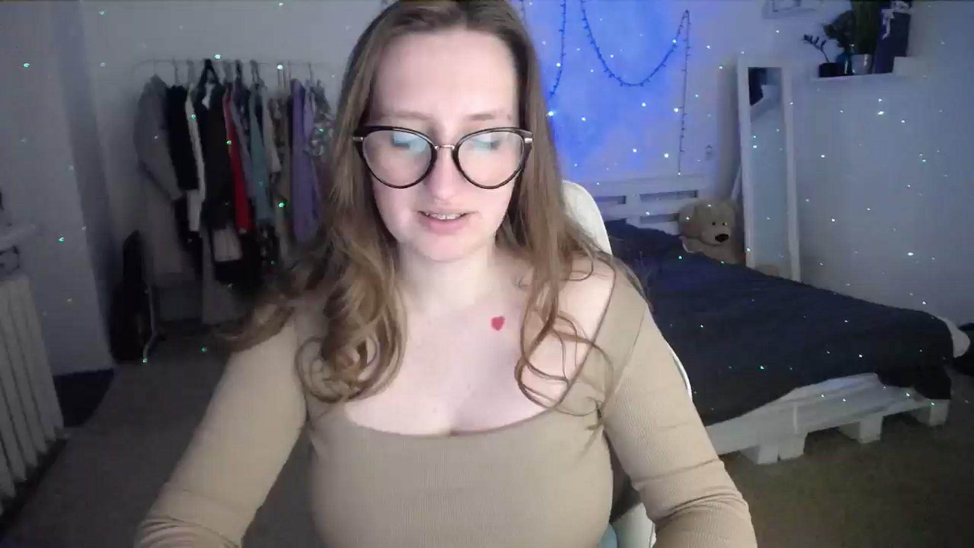 Gallery image thumbnail from BubbleQueeen's myfreecams stream on, 09/15/2025, 01:05 image 17 of 20