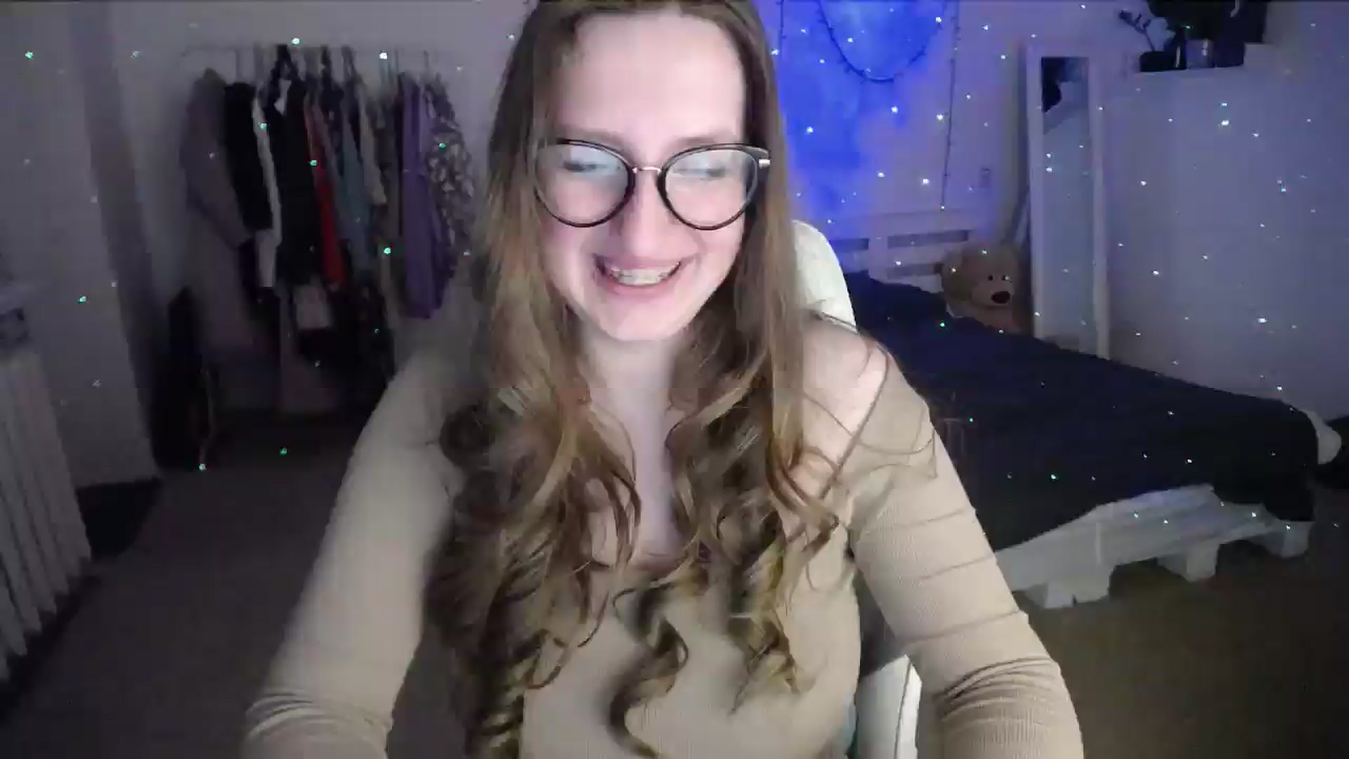 Gallery image thumbnail from BubbleQueeen's myfreecams stream on, 09/15/2025, 01:05 image 20 of 20