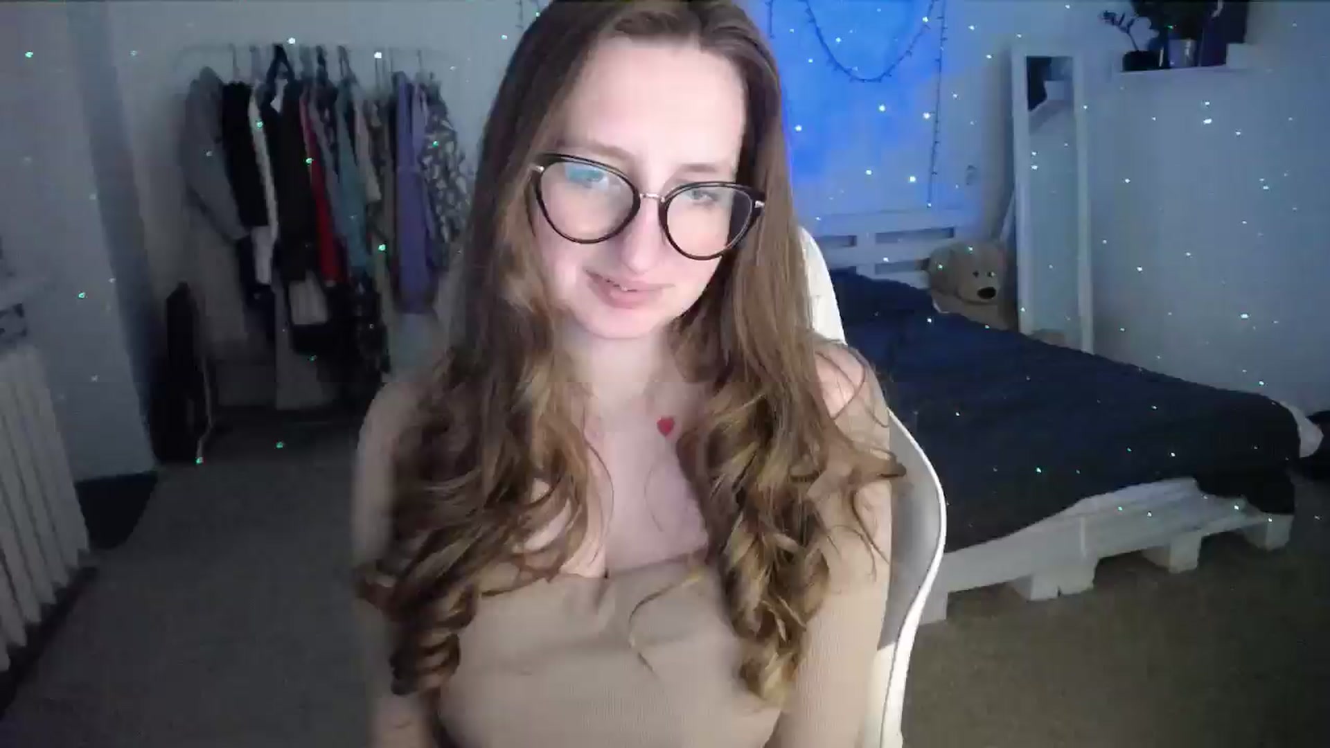 Gallery image thumbnail from BubbleQueeen's myfreecams stream on, 09/15/2025, 01:05 image 19 of 20