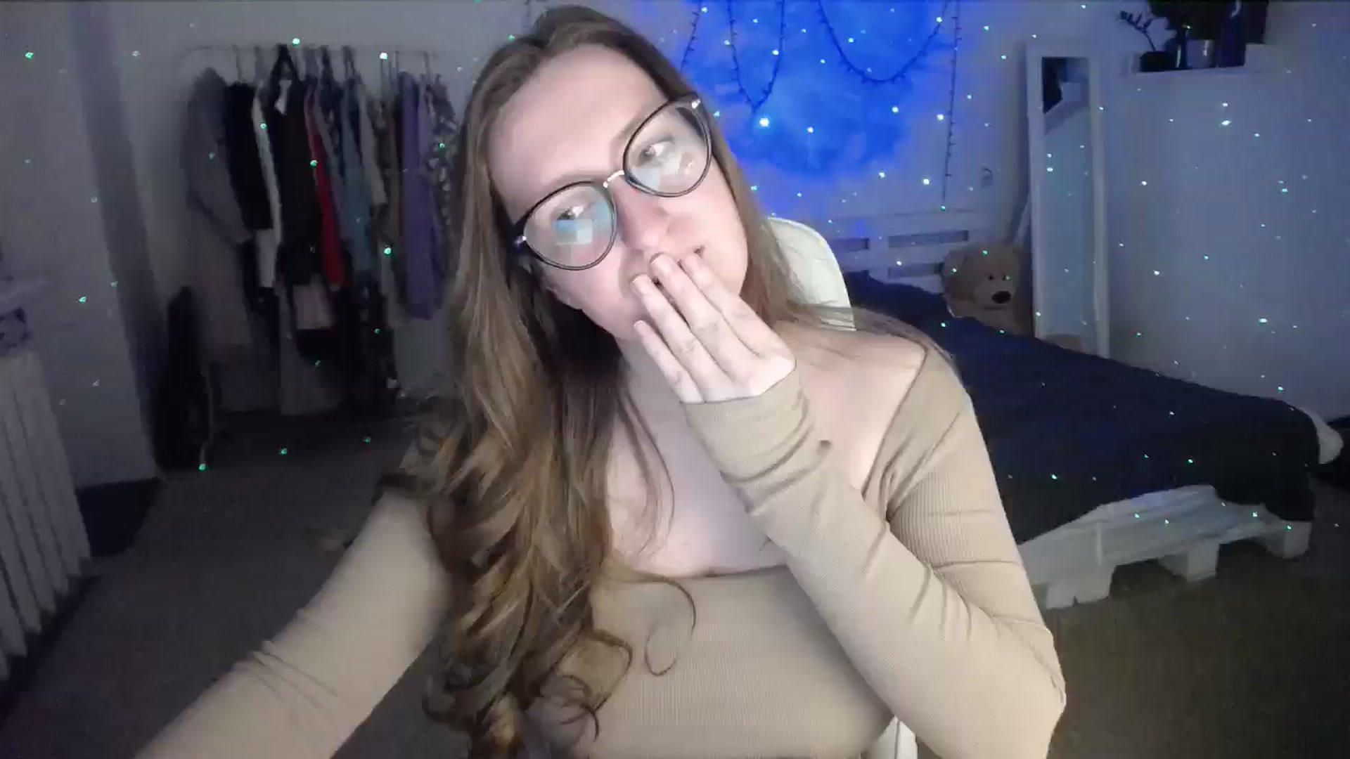 Gallery image thumbnail from BubbleQueeen's myfreecams stream on, 09/15/2025, 01:05 image 18 of 20