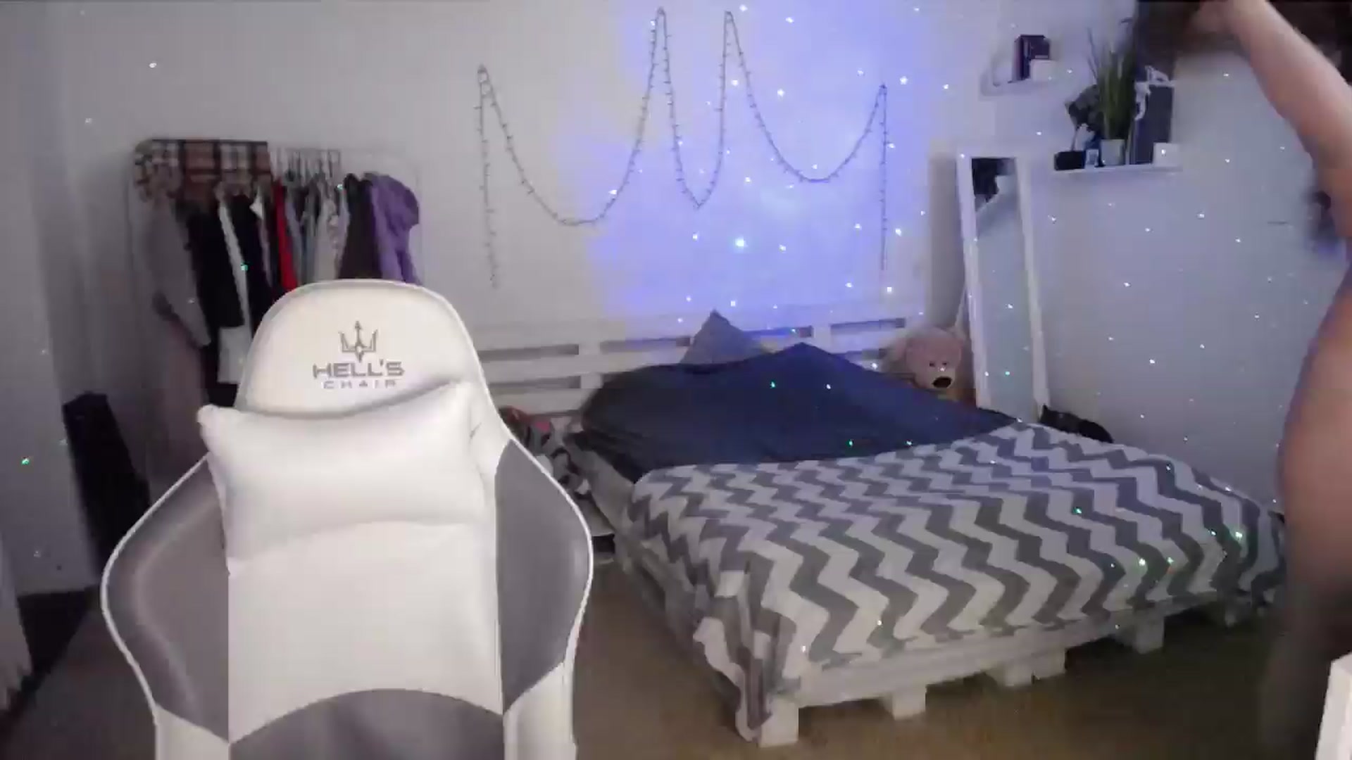 Gallery image thumbnail from BubbleQueeen's myfreecams stream on, 03/15/2026, 23:17 image 12 of 20