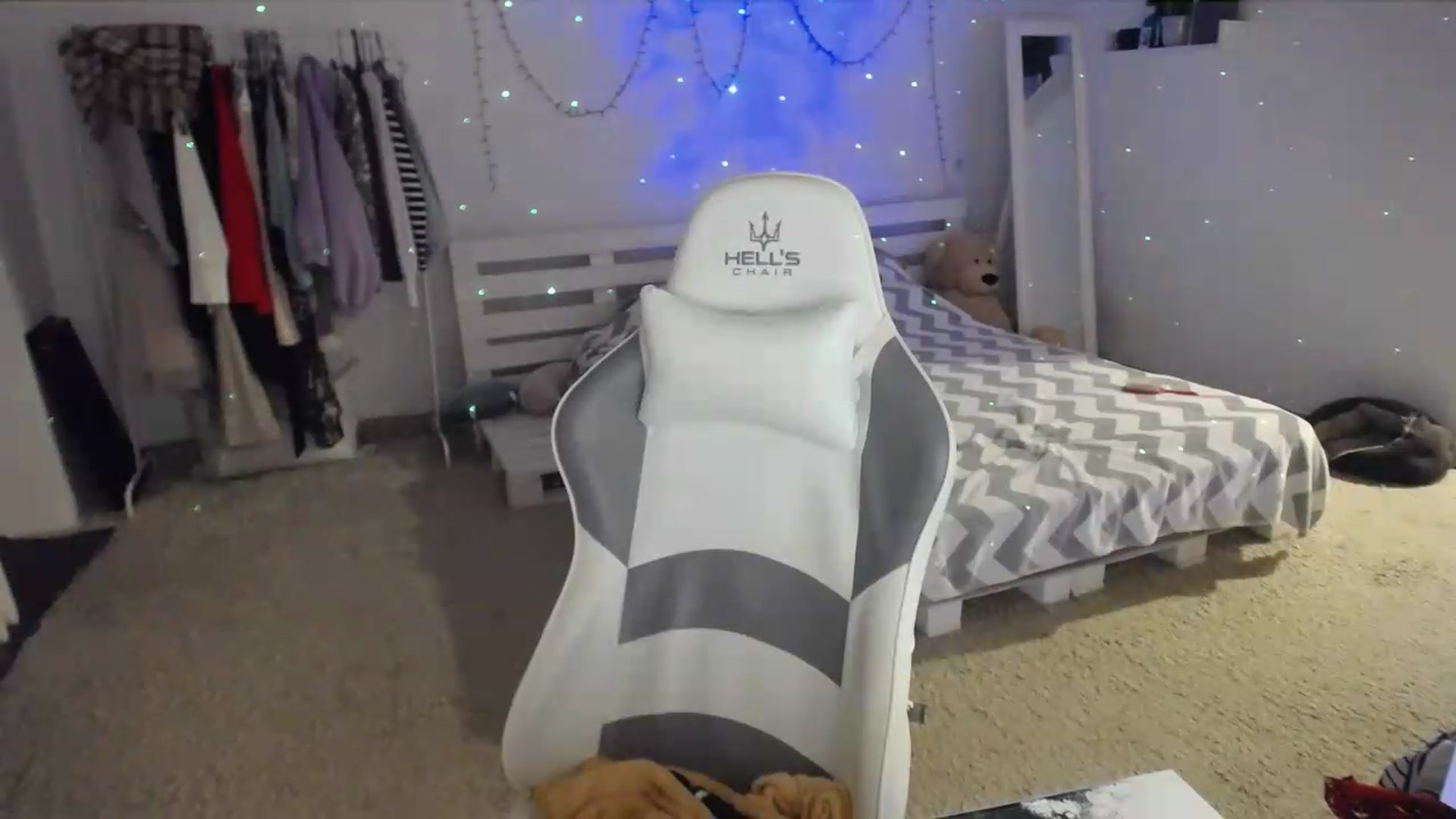 Gallery image thumbnail from BubbleQueeen's myfreecams stream on, 08/30/2026, 01:07 image 9 of 20