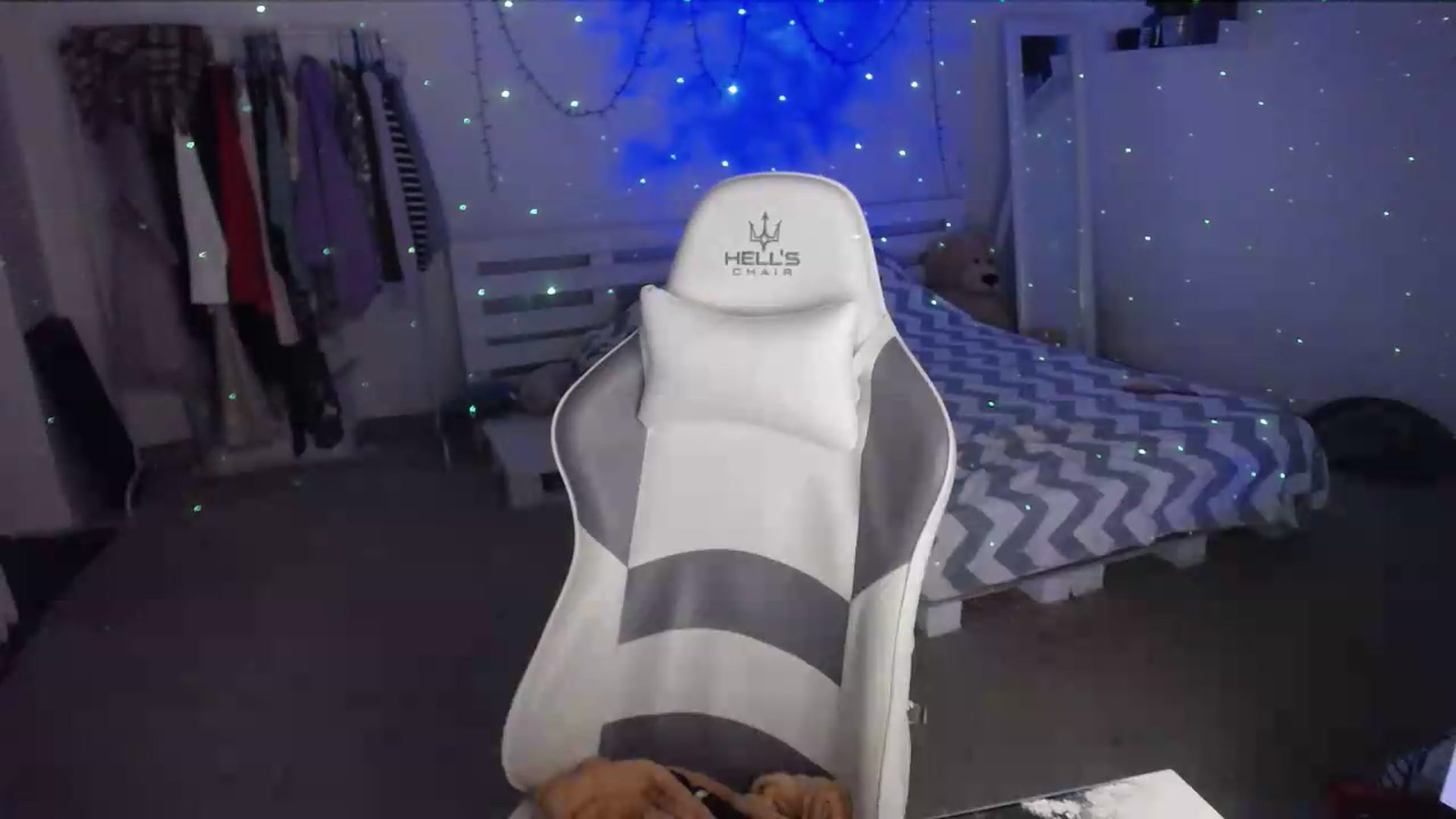 Gallery image thumbnail from BubbleQueeen's myfreecams stream on, 08/30/2026, 01:07 image 10 of 20