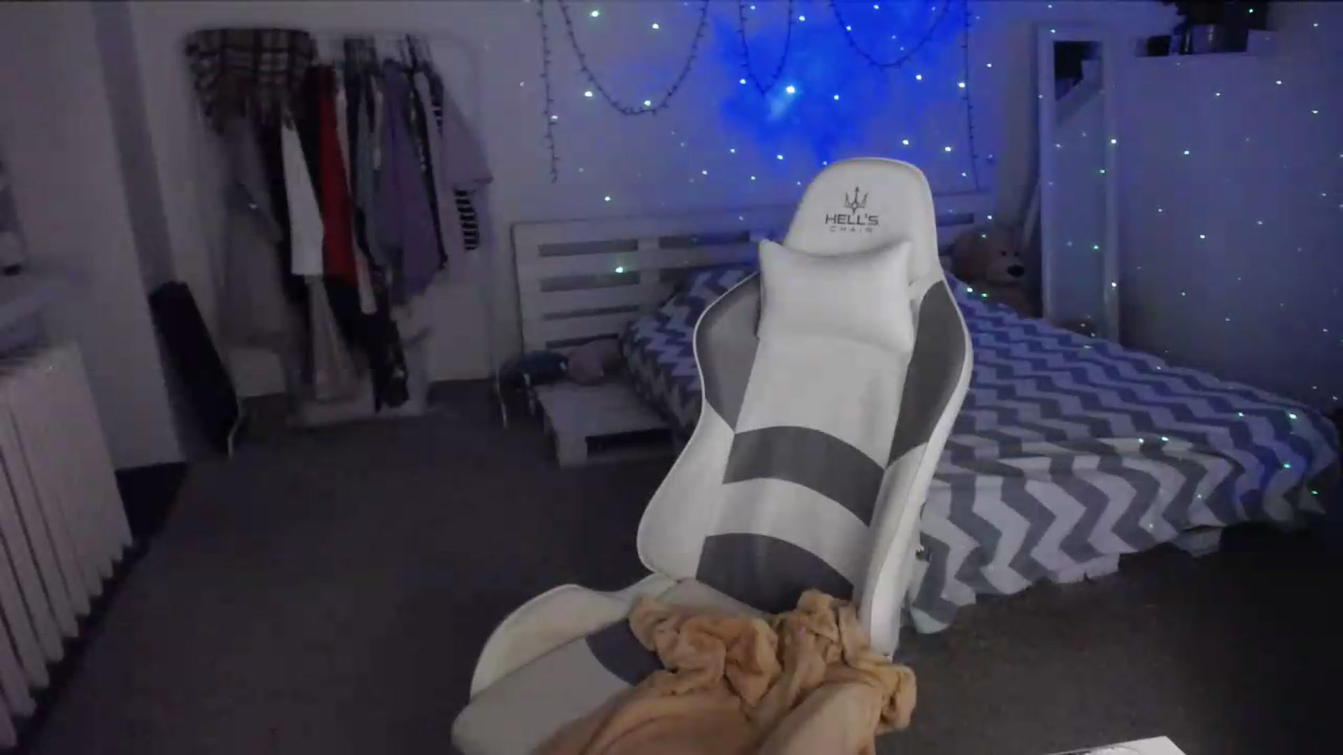 Gallery image thumbnail from BubbleQueeen's myfreecams stream on, 08/31/2026, 01:41 image 17 of 20