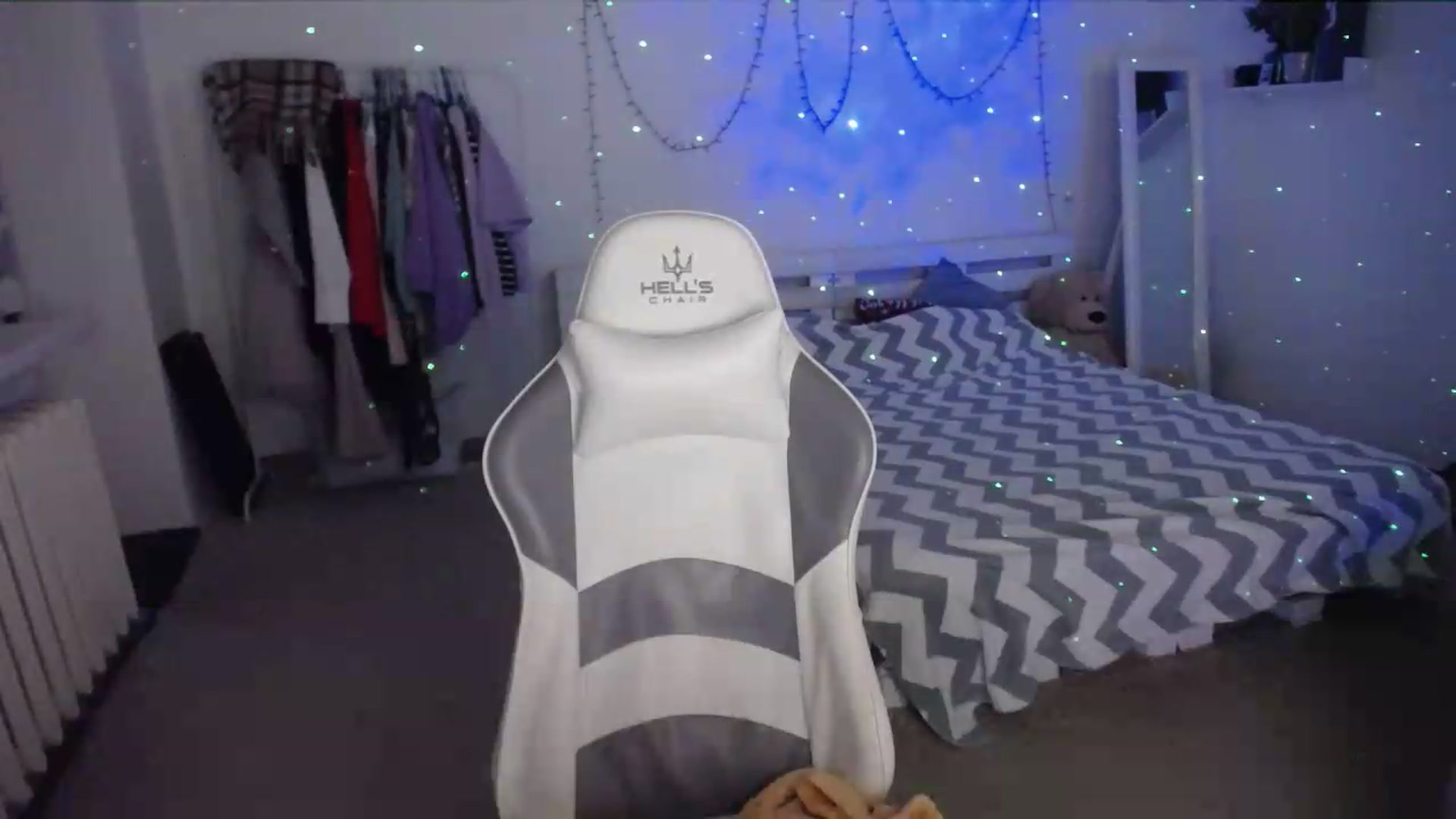 Gallery image thumbnail from BubbleQueeen's myfreecams stream on, 08/31/2026, 01:41 image 13 of 20