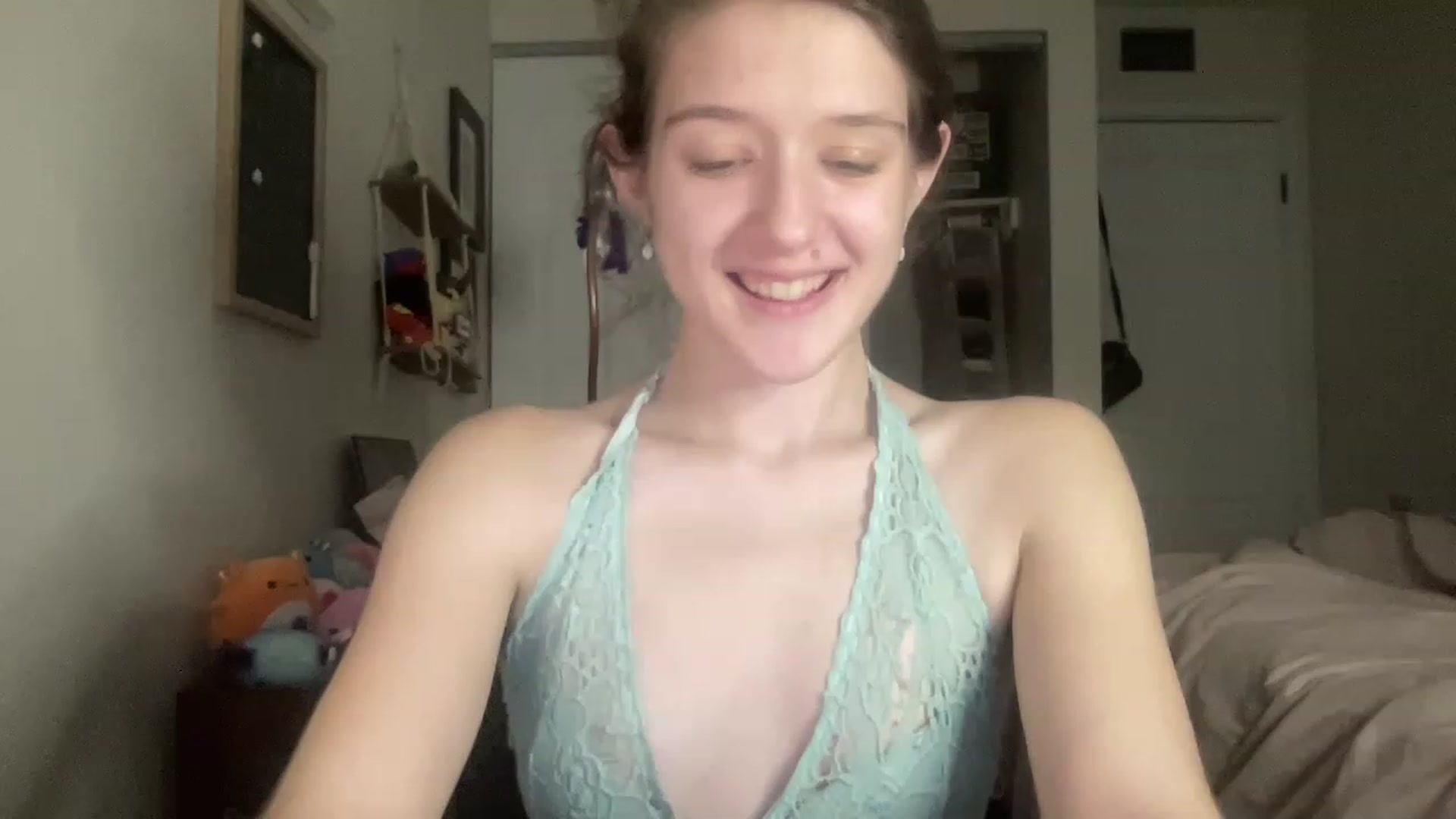 Gallery image thumbnail from Bubbleyum1's myfreecams stream on, 12/30/2022, 24:55 image 14 of 20