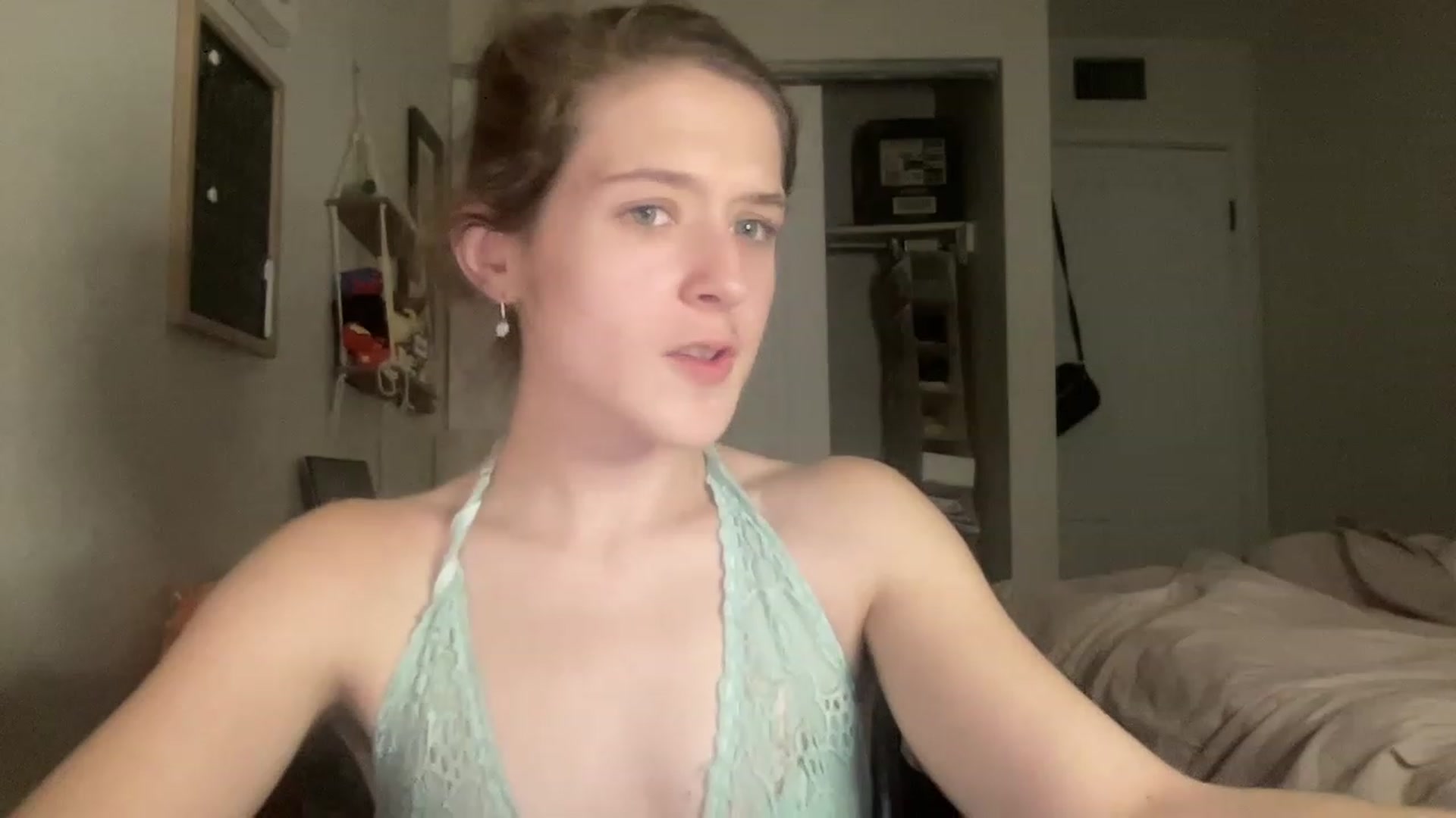 Gallery image thumbnail from Bubbleyum1's myfreecams stream on, 12/30/2022, 24:55 image 4 of 20