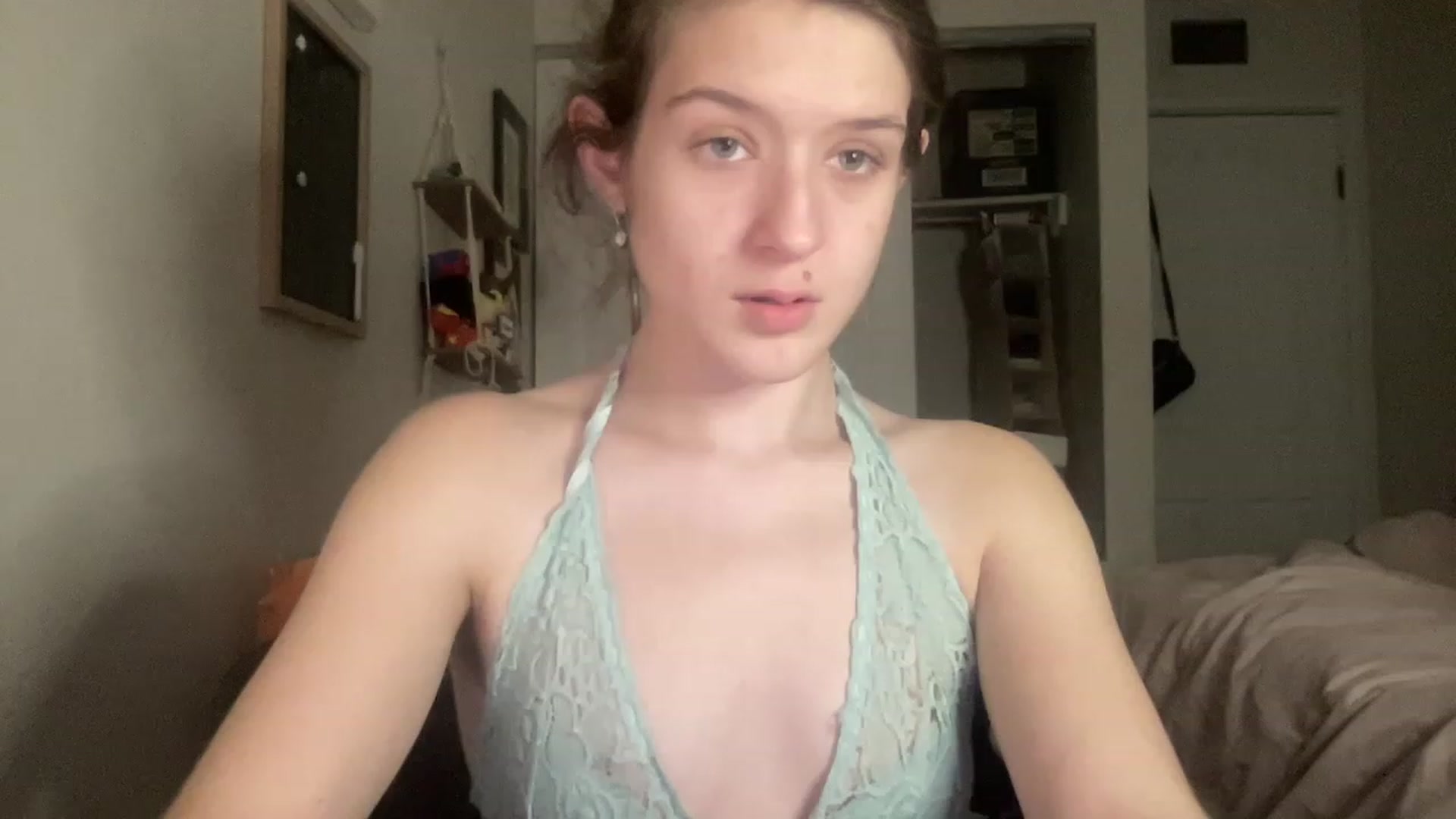 Gallery image thumbnail from Bubbleyum1's myfreecams stream on, 12/30/2022, 24:55 image 10 of 20