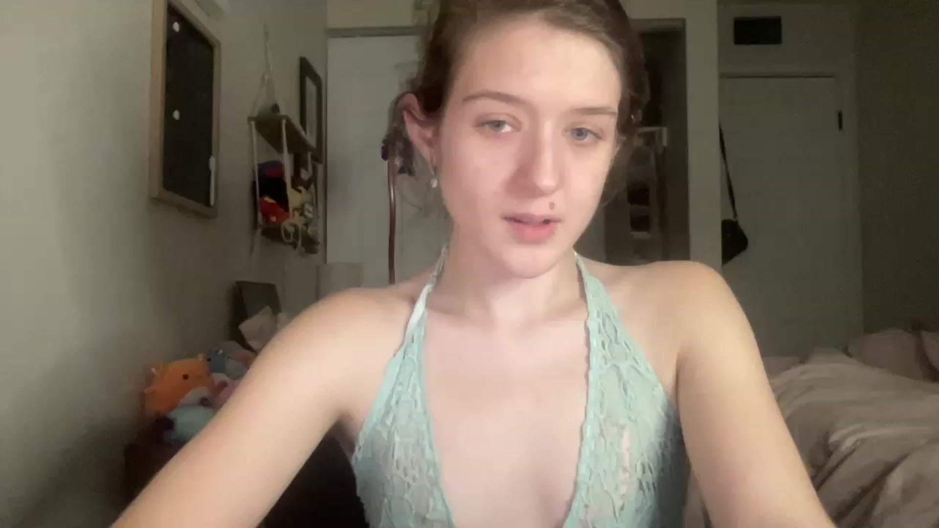 Gallery image thumbnail from Bubbleyum1's myfreecams stream on, 12/30/2022, 24:55 image 16 of 20