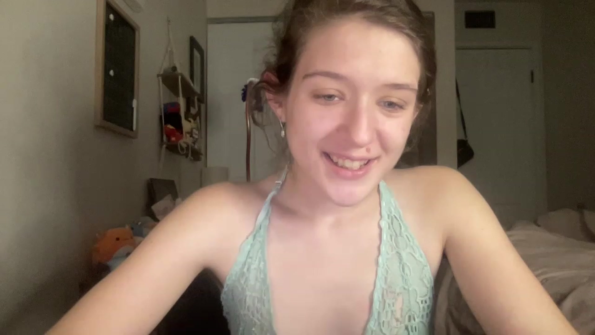 Gallery image thumbnail from Bubbleyum1's myfreecams stream on, 12/30/2022, 24:55 image 17 of 20