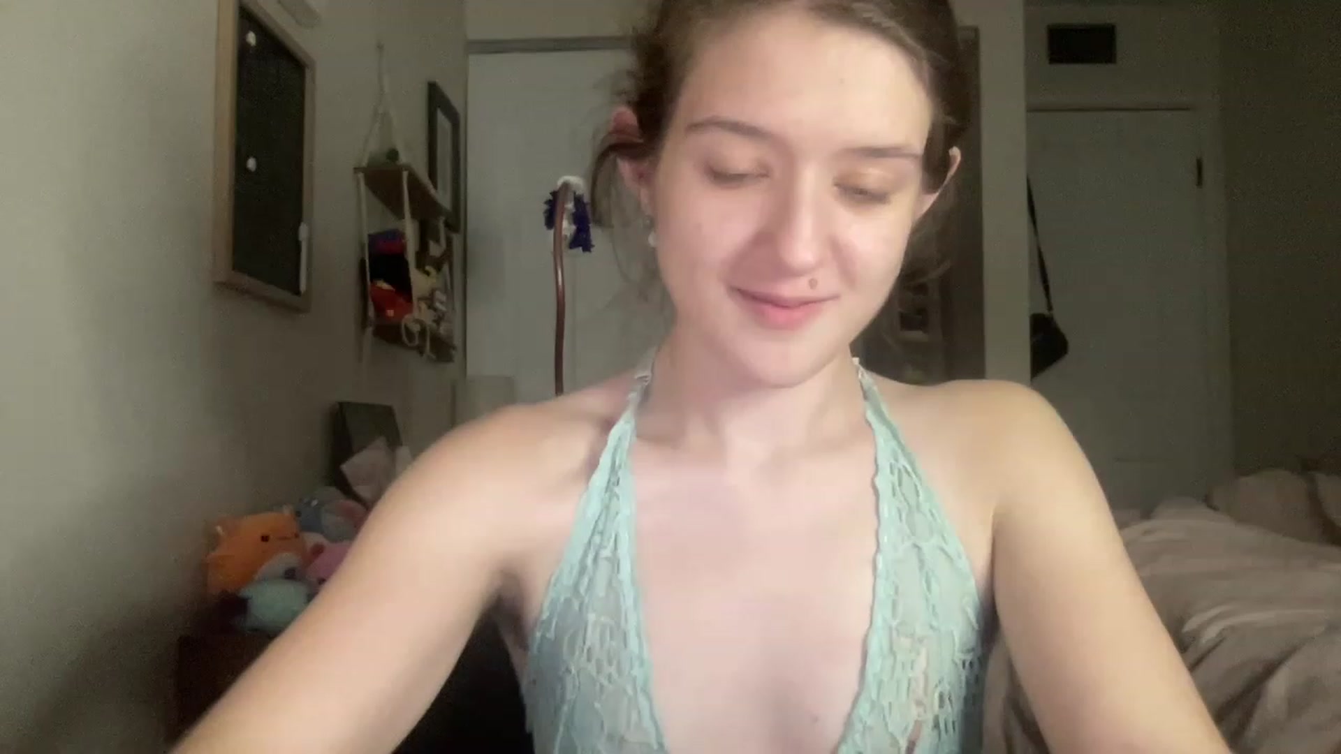 Gallery image thumbnail from Bubbleyum1's myfreecams stream on, 12/30/2022, 24:55 image 19 of 20