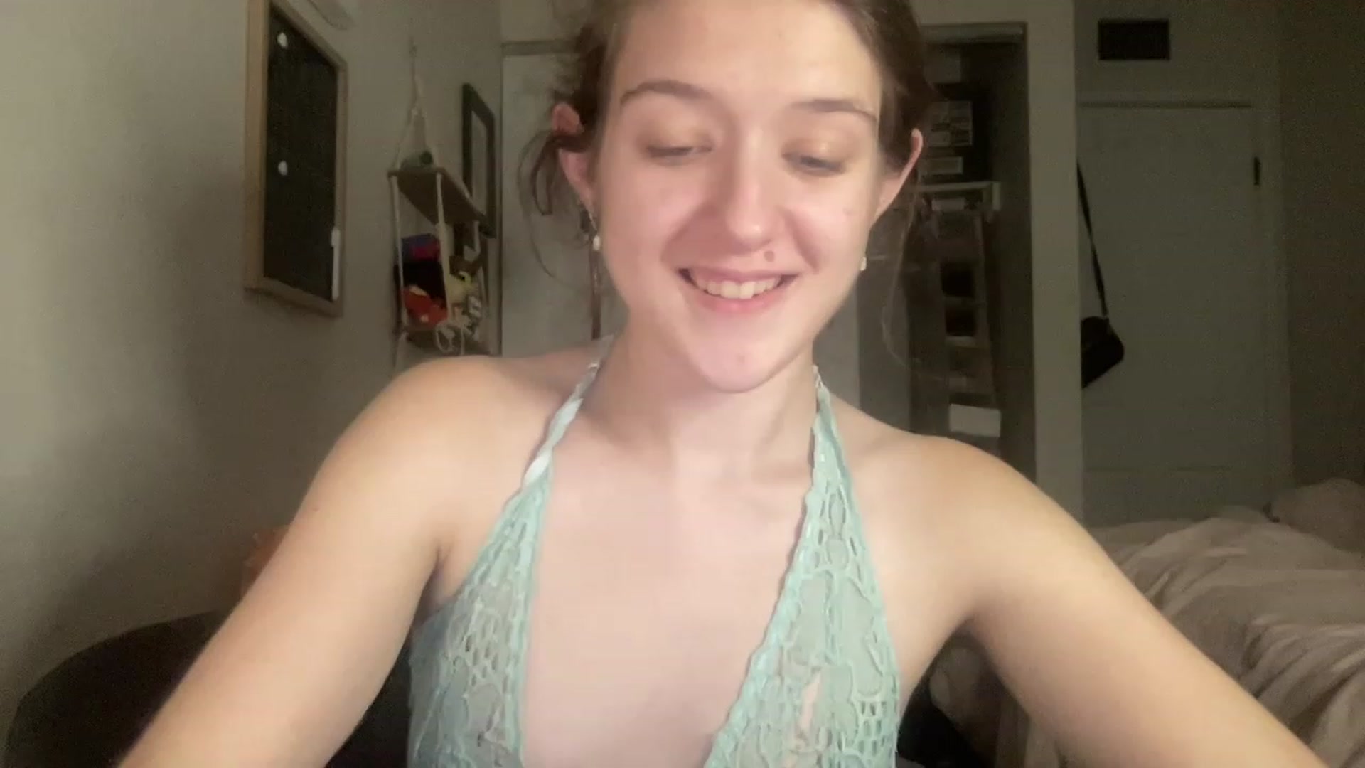 Gallery image thumbnail from Bubbleyum1's myfreecams stream on, 12/30/2022, 24:55 image 9 of 20