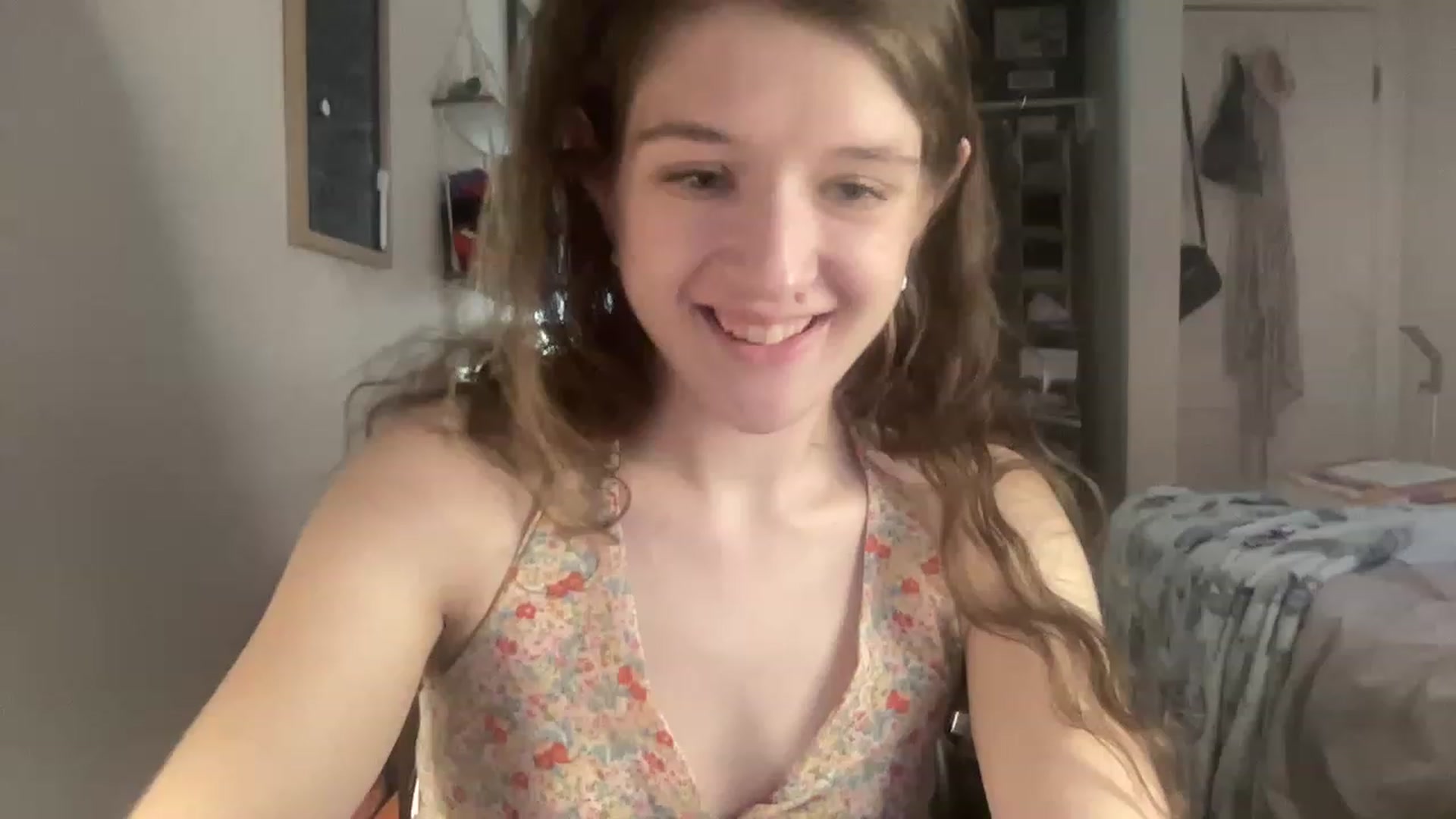 Gallery image thumbnail from Bubbleyum1's myfreecams stream on, 12/30/2022, 22:10 image 13 of 20