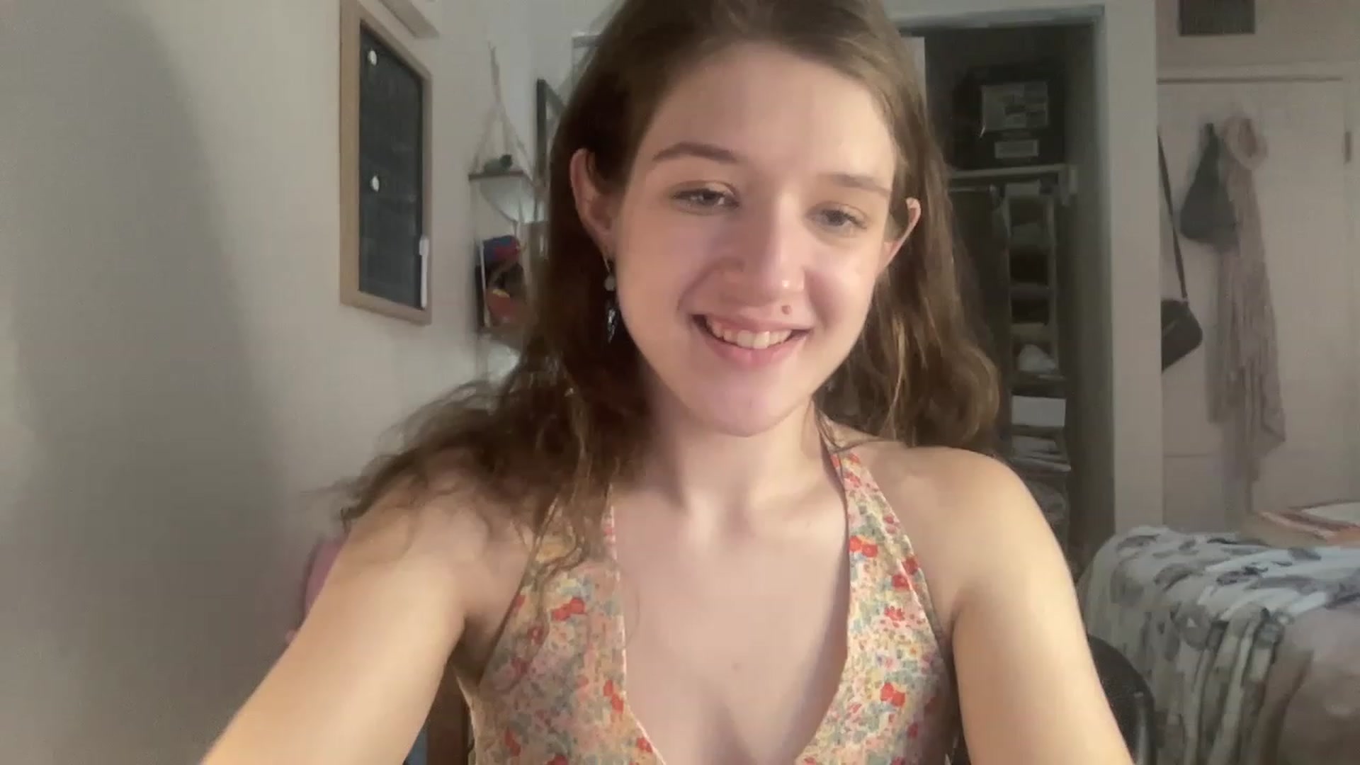 Gallery image thumbnail from Bubbleyum1's myfreecams stream on, 12/30/2022, 22:10 image 2 of 20
