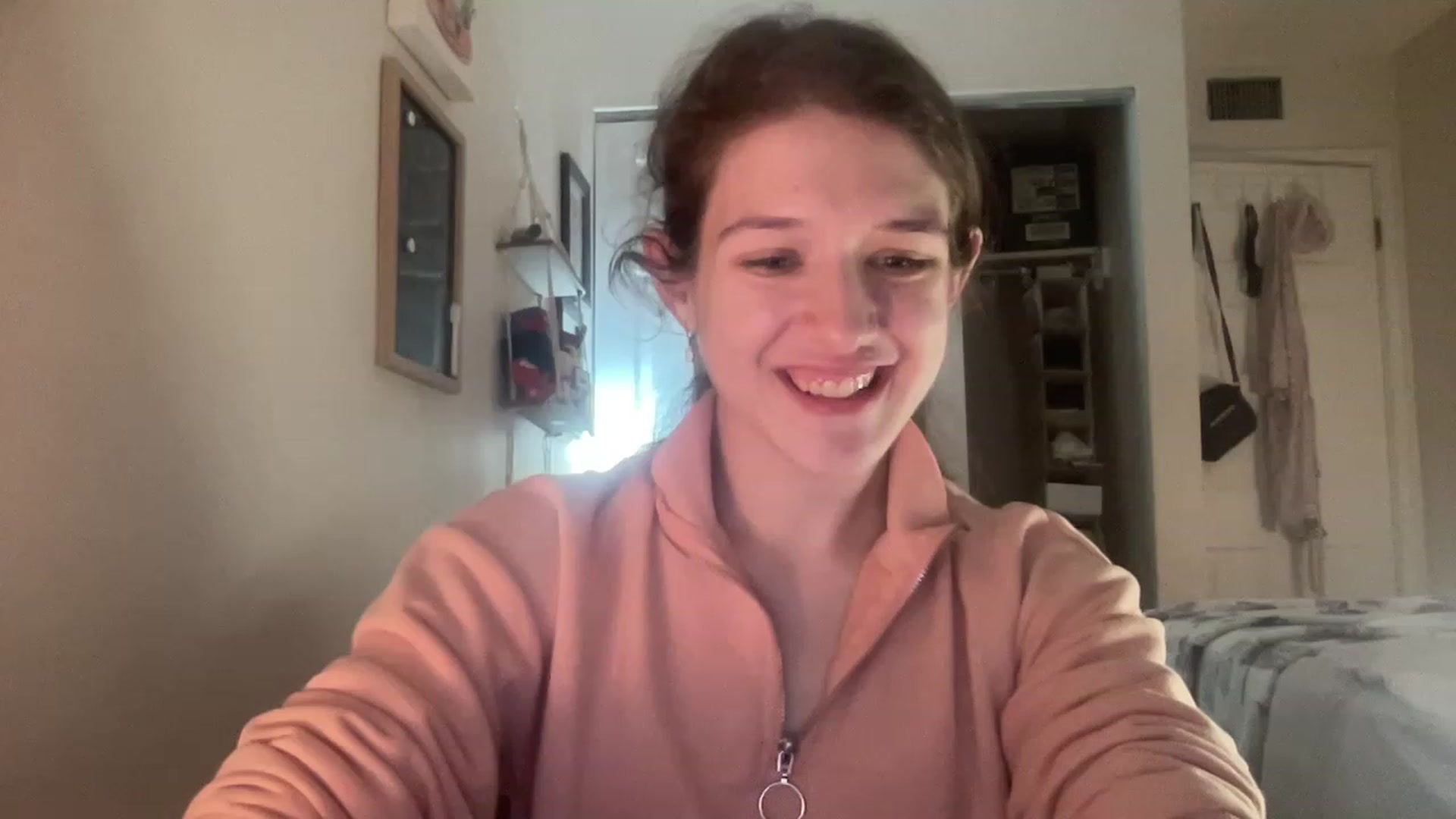 Gallery image thumbnail from Bubbleyum1's myfreecams stream on, 01/03/2023, 23:08 image 13 of 20
