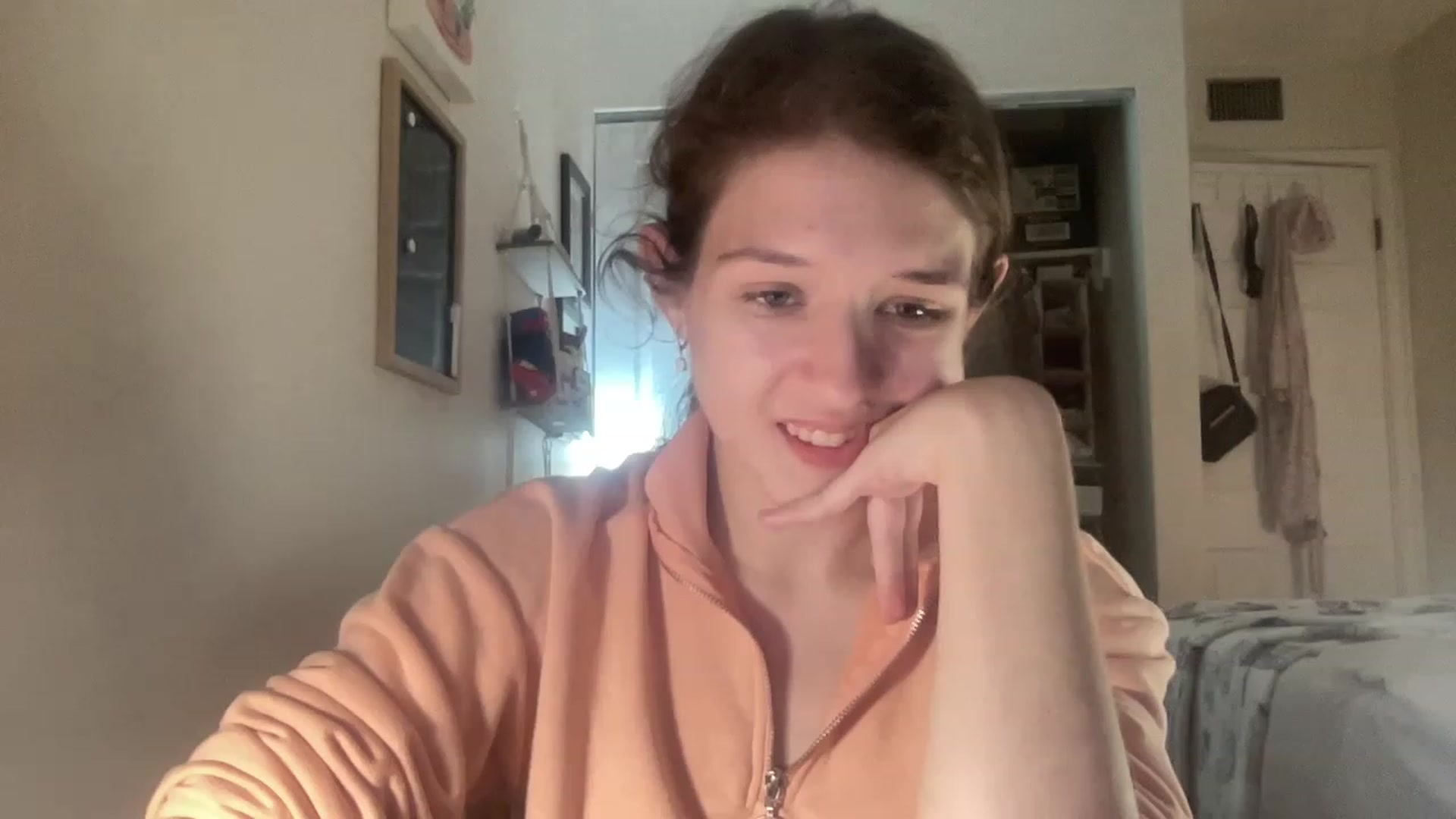 Gallery image thumbnail from Bubbleyum1's myfreecams stream on, 01/03/2023, 23:08 image 18 of 20