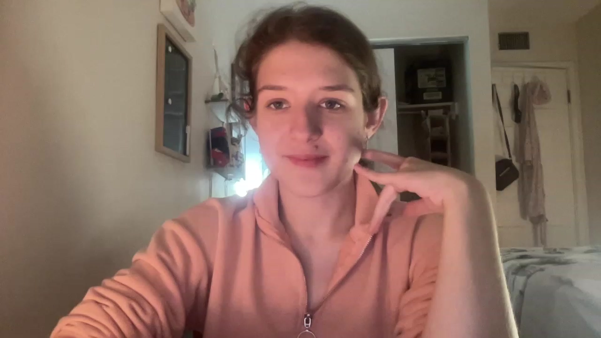 Gallery image thumbnail from Bubbleyum1's myfreecams stream on, 01/03/2023, 23:08 image 6 of 20