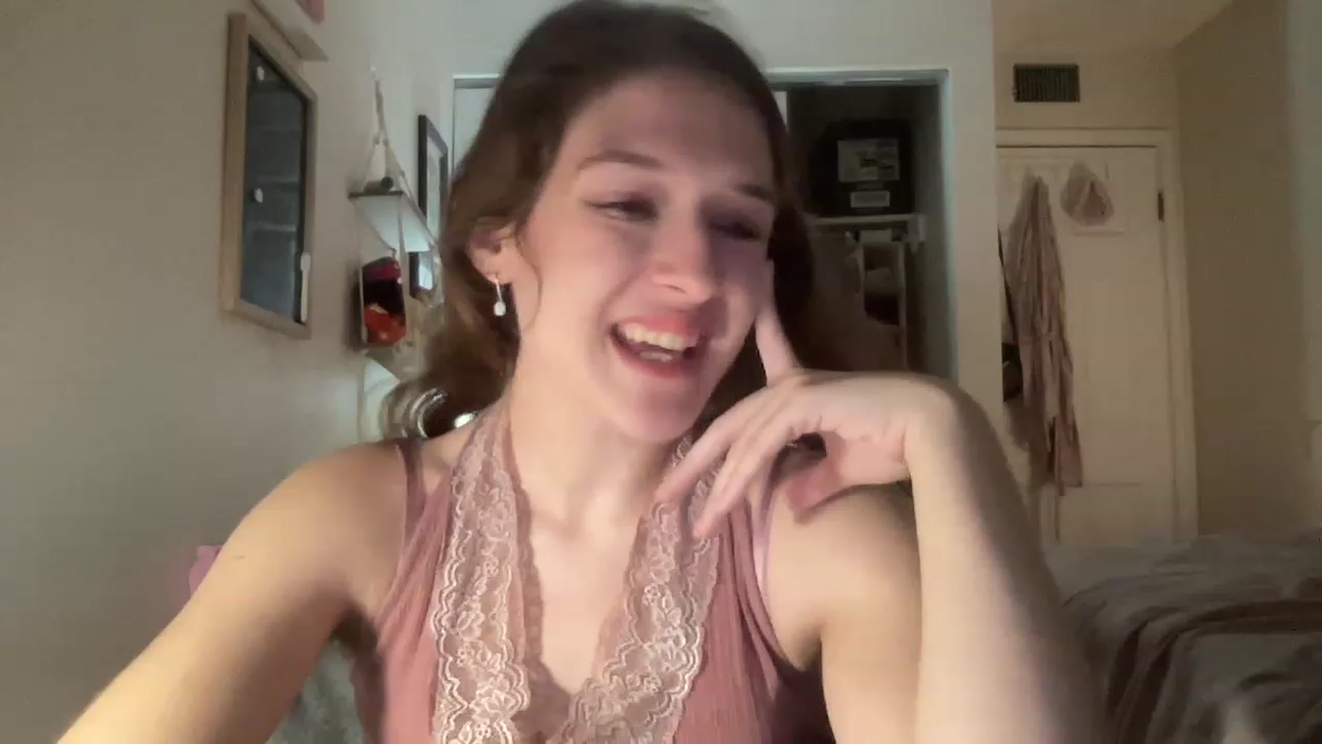 Gallery image thumbnail from Bubbleyum1's myfreecams stream on, 01/06/2023, 23:48 image 1 of 20