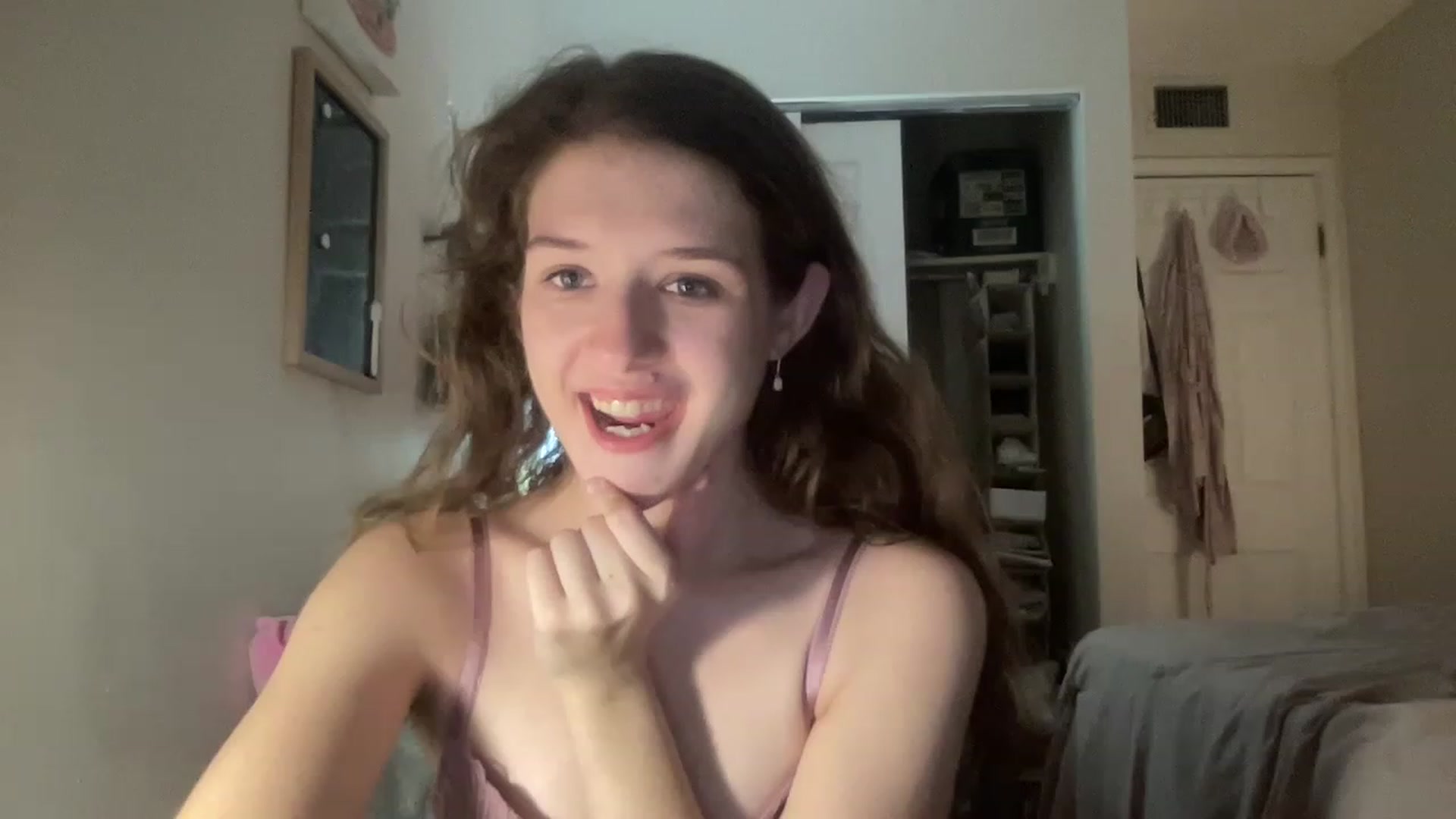 Gallery image thumbnail from Bubbleyum1's myfreecams stream on, 01/06/2023, 23:48 image 15 of 20